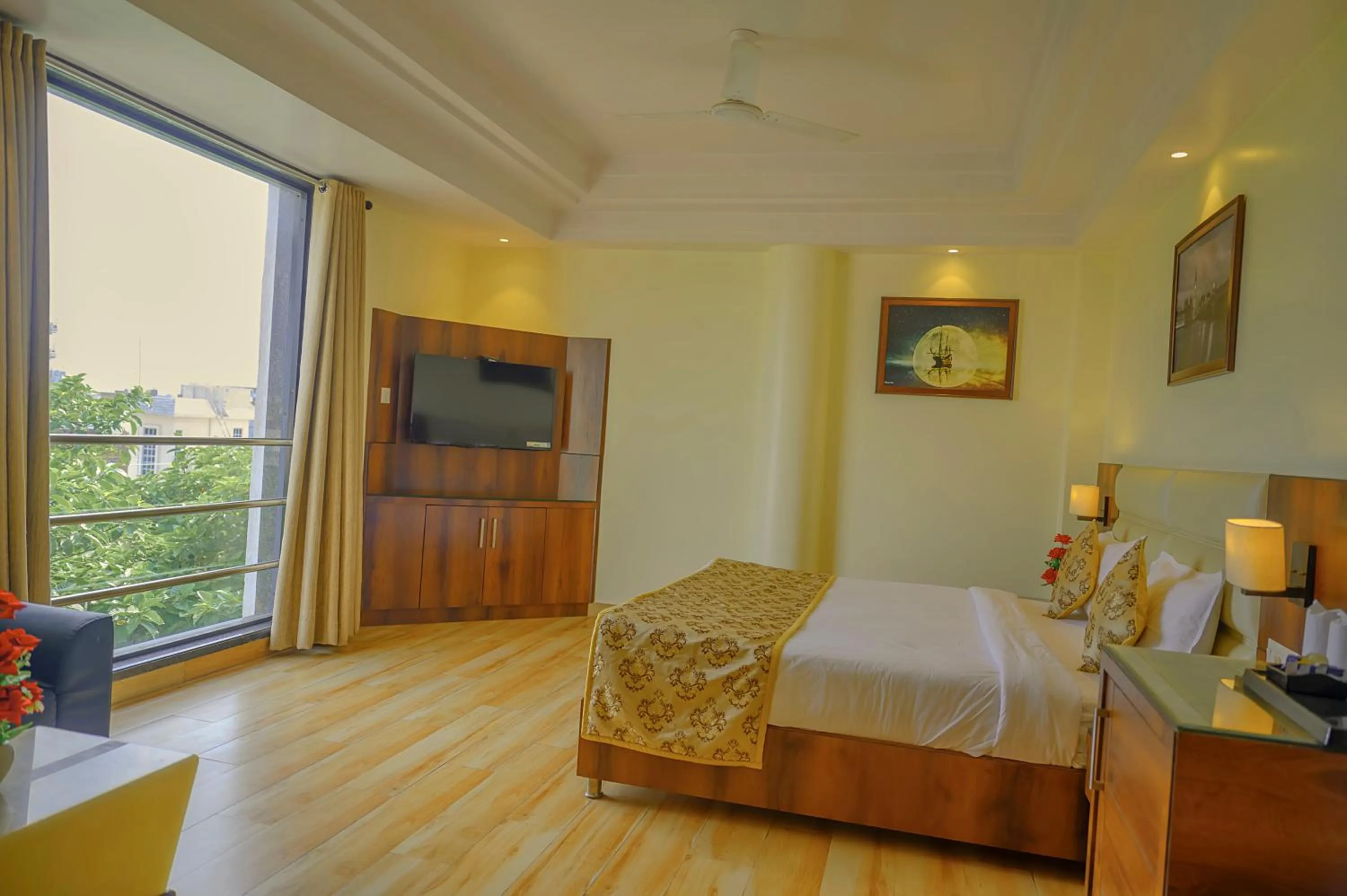 Bed in Hotel Hira Inn-10mins From Railway Station & Bus Station