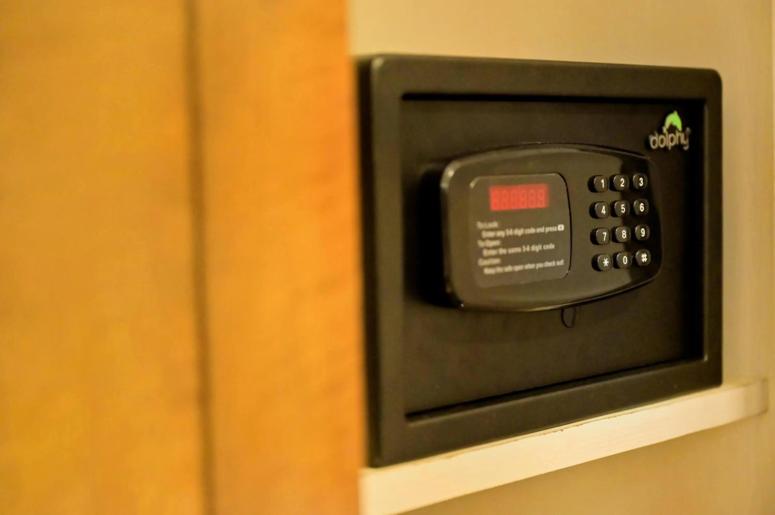 safe in Hotel Hira Inn-10mins From Railway Station & Bus Station