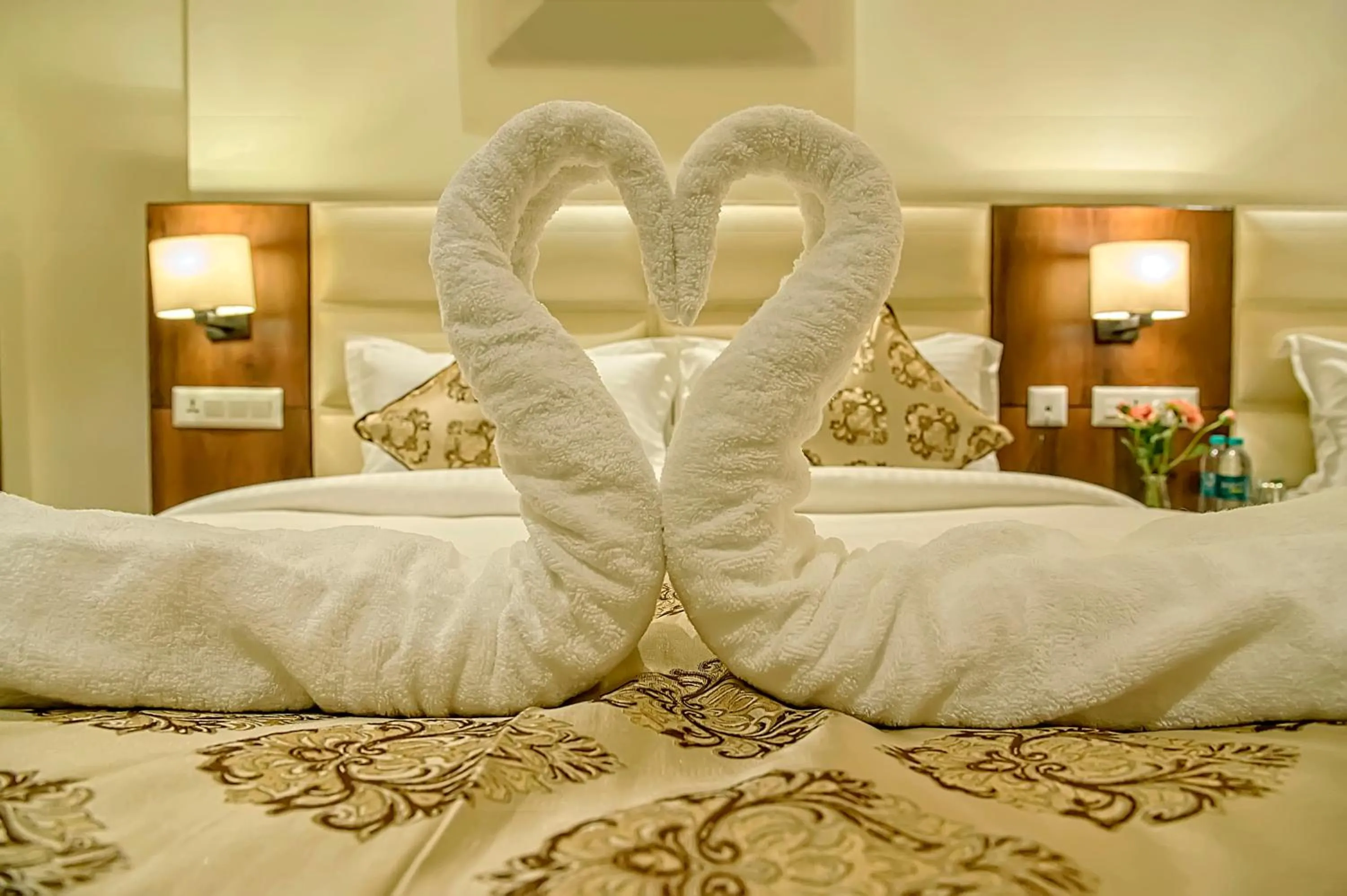 Bedroom, Bed in Hotel Hira Inn-10mins From Railway Station & Bus Station