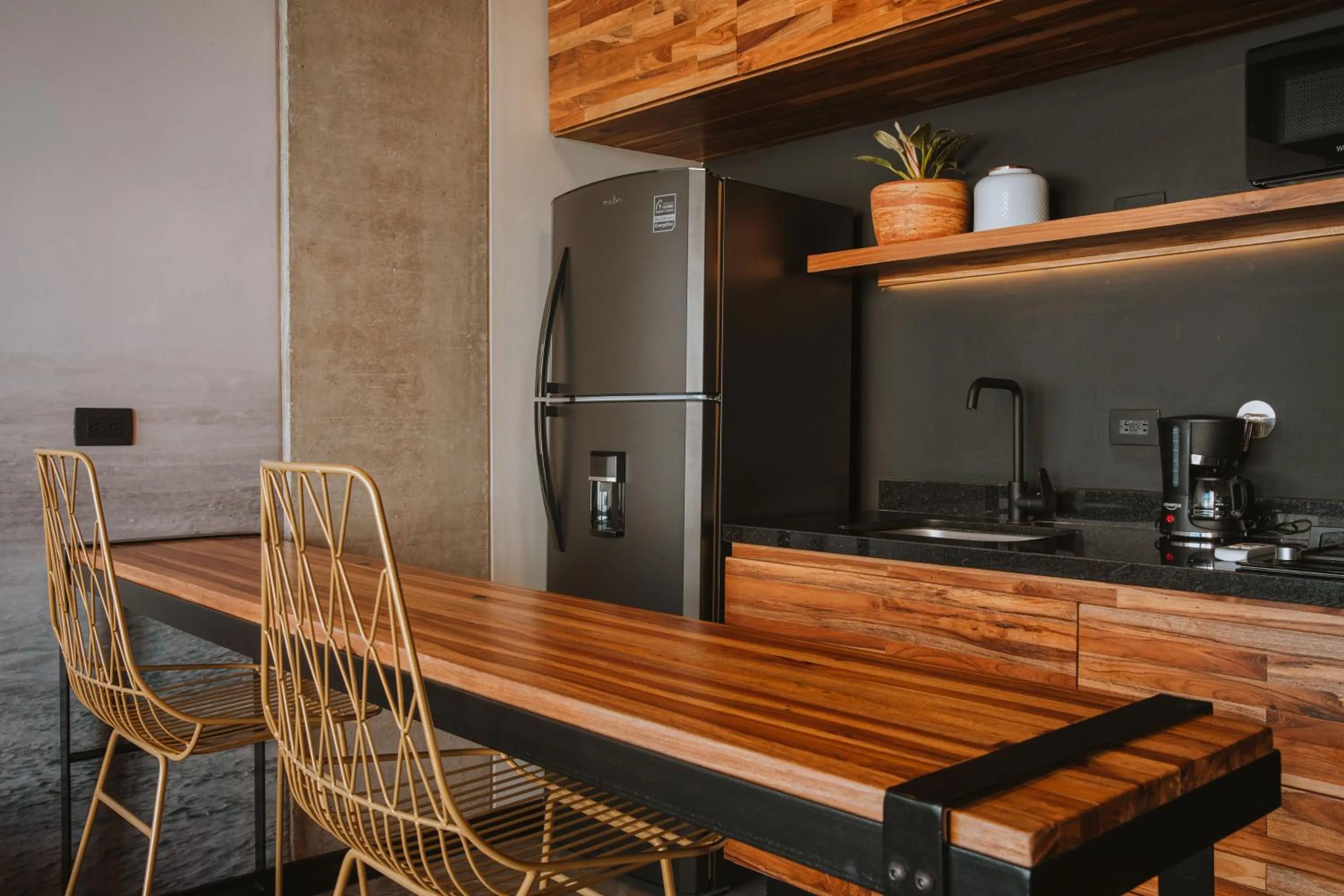 Kitchen or kitchenette in Hotel 3450 Living Lofts