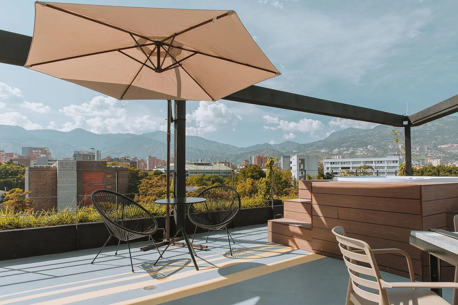 Hot Tub in Hotel 3450 Living Lofts