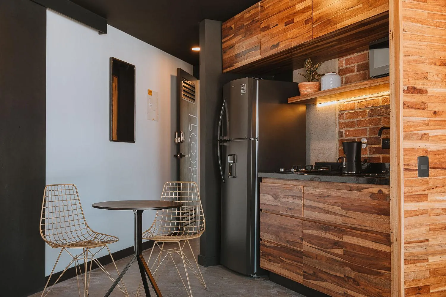 Kitchen or kitchenette in Hotel 3450 Living Lofts