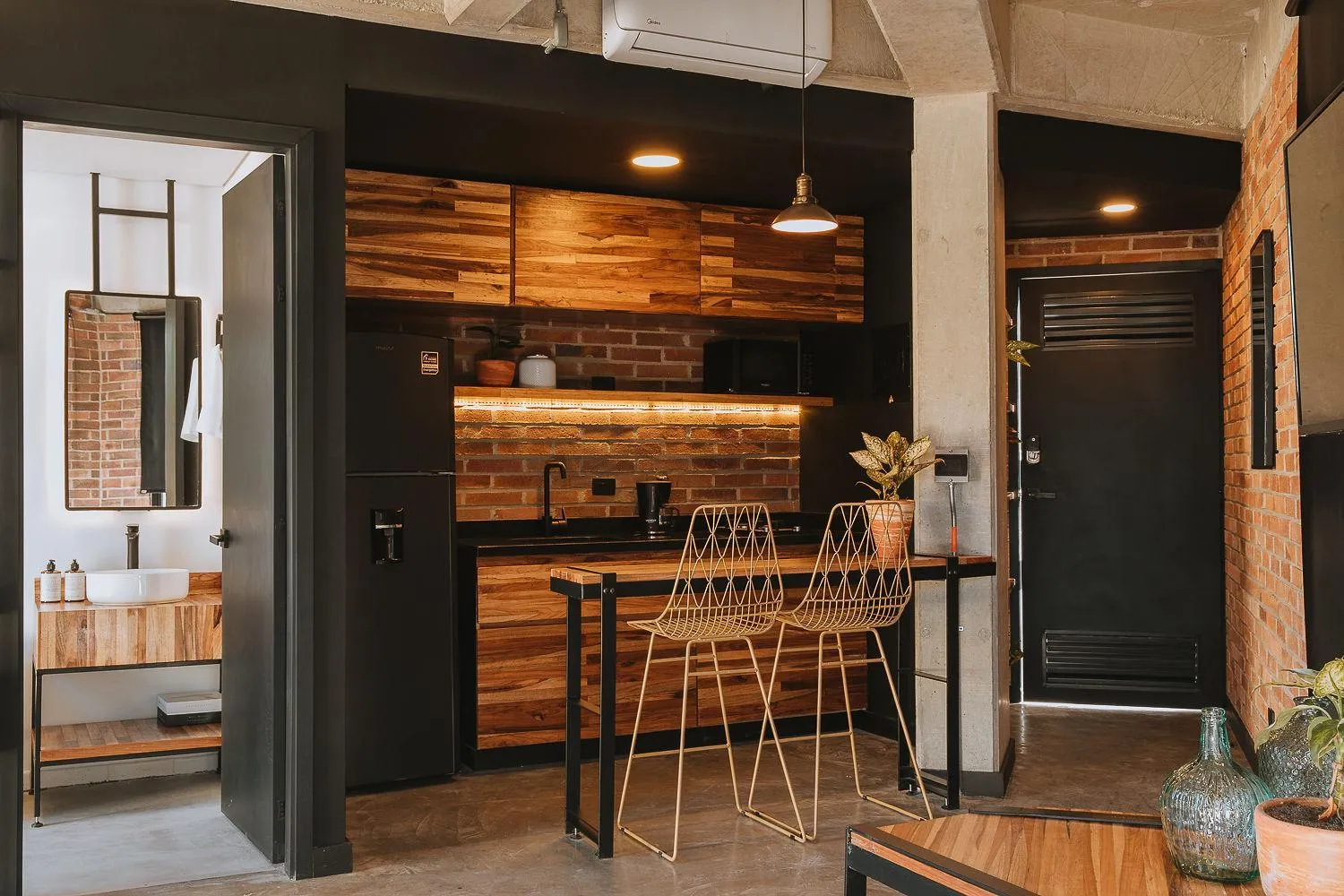 Kitchen or kitchenette in Hotel 3450 Living Lofts