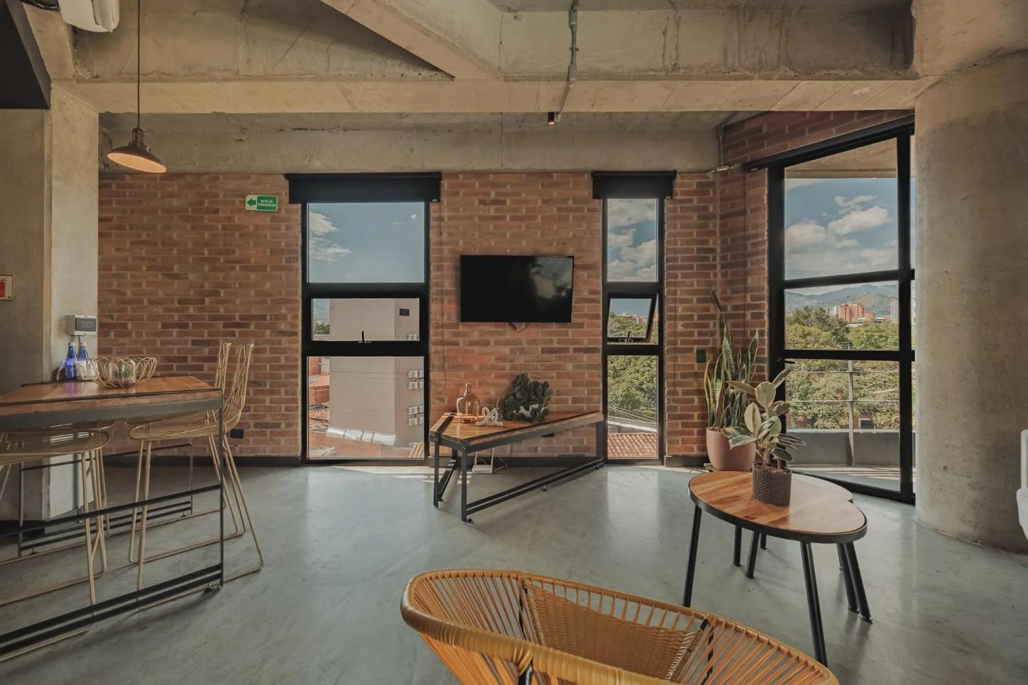 Communal lounge/ TV room in Hotel 3450 Living Lofts