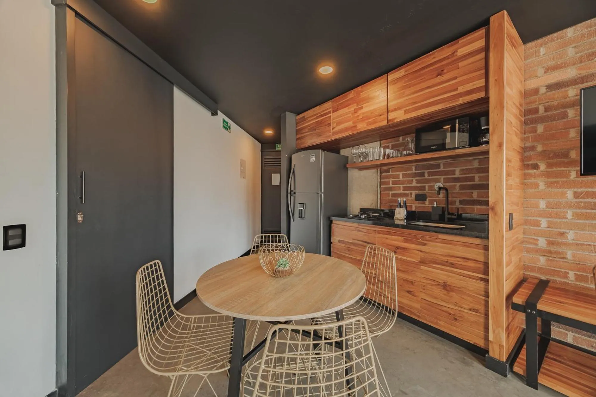 Kitchen or kitchenette in Hotel 3450 Living Lofts