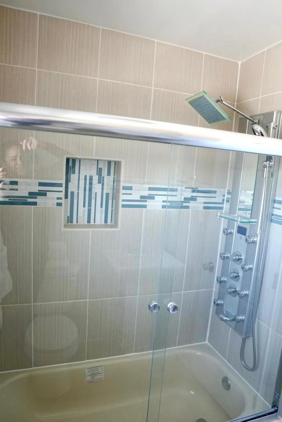 Shower in Coastal Sands Inn