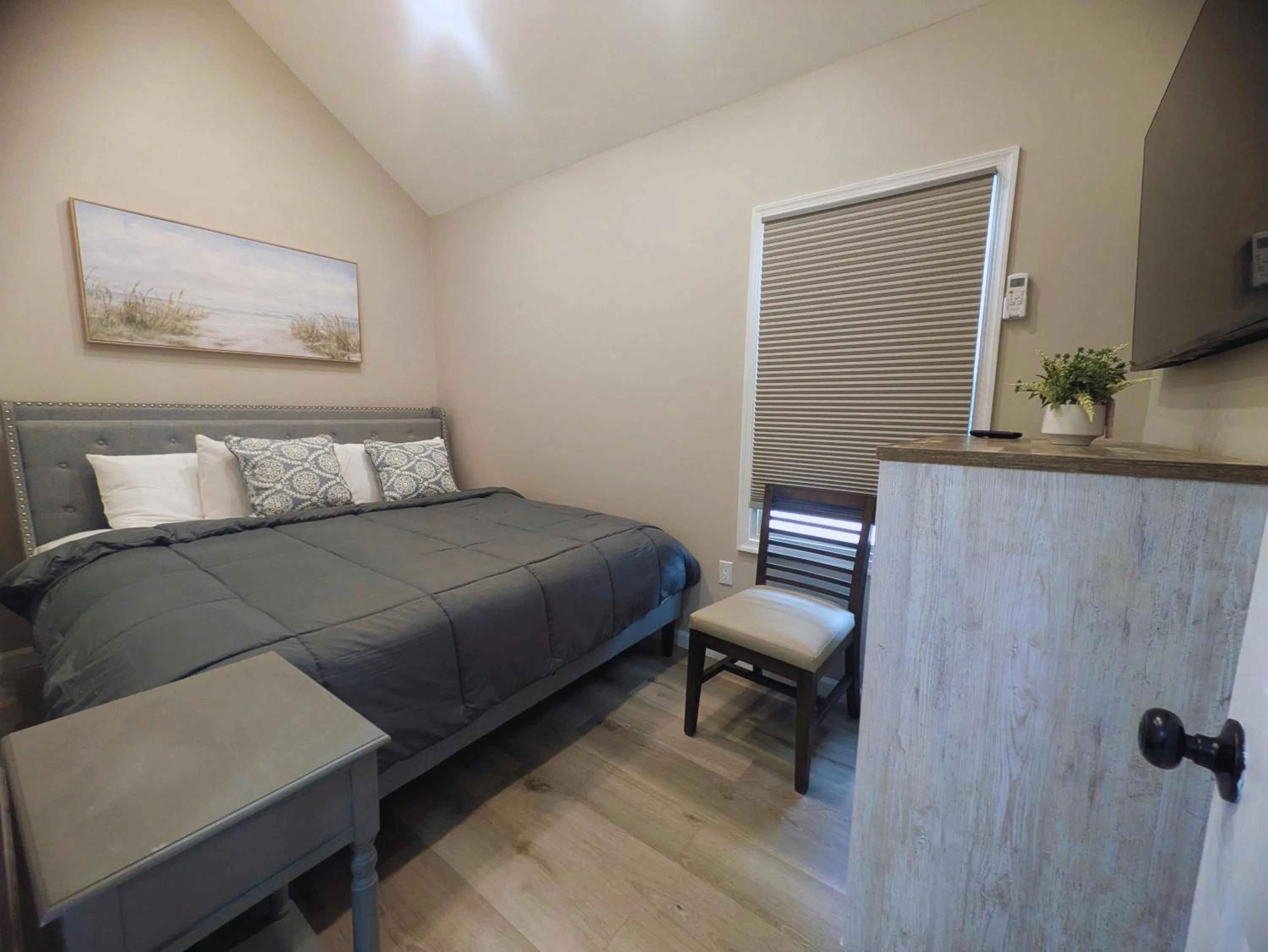 Bed in Coastal Sands Inn