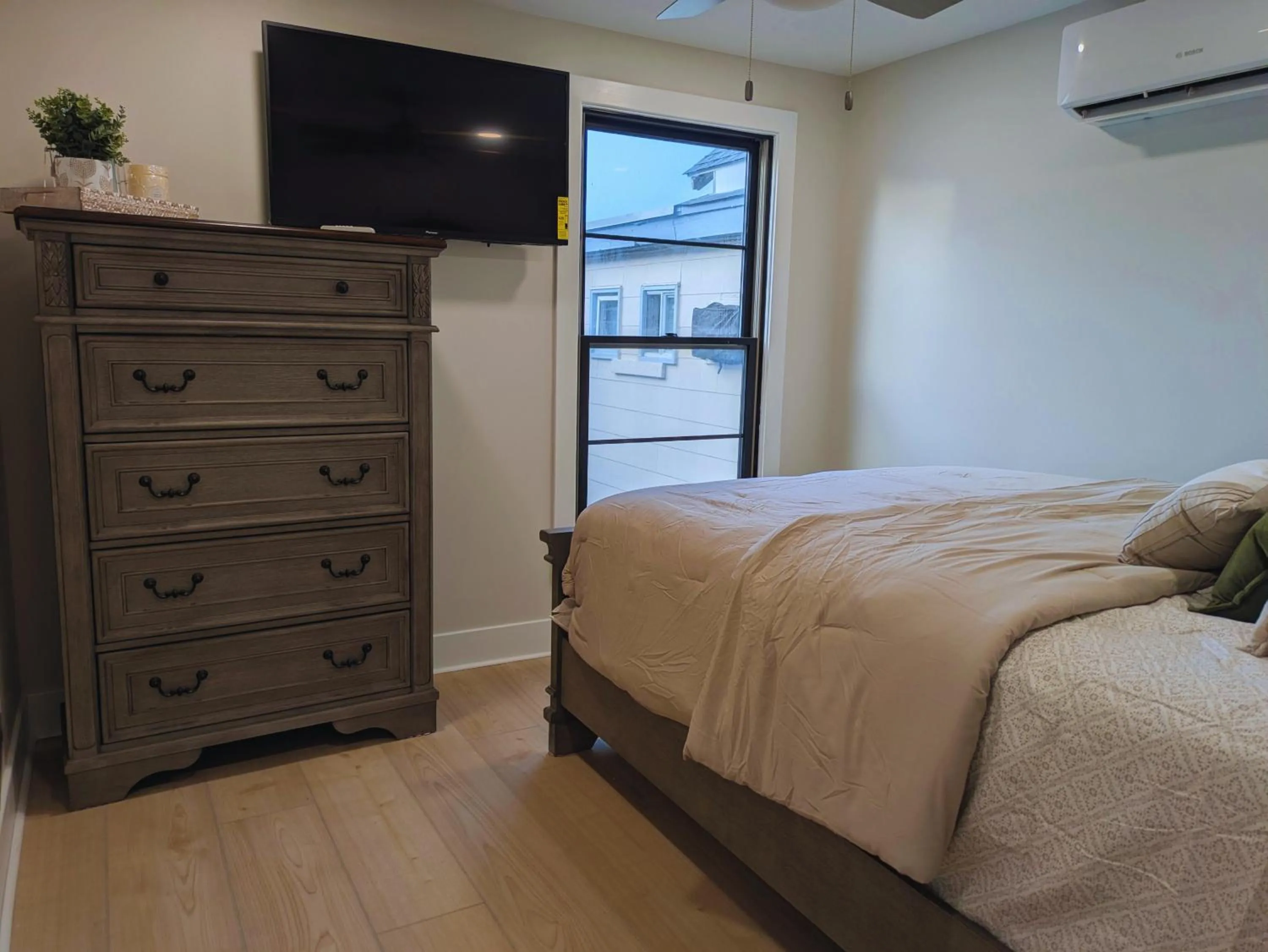 Bed in Coastal Sands Inn