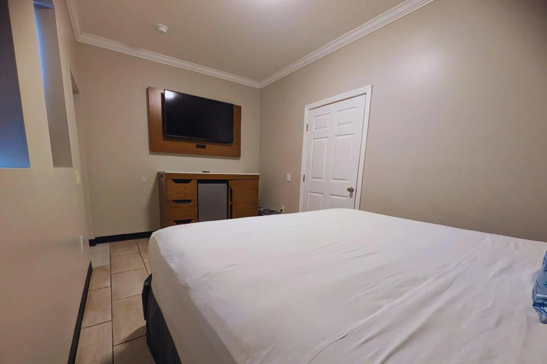 Bed in Coastal Sands Inn