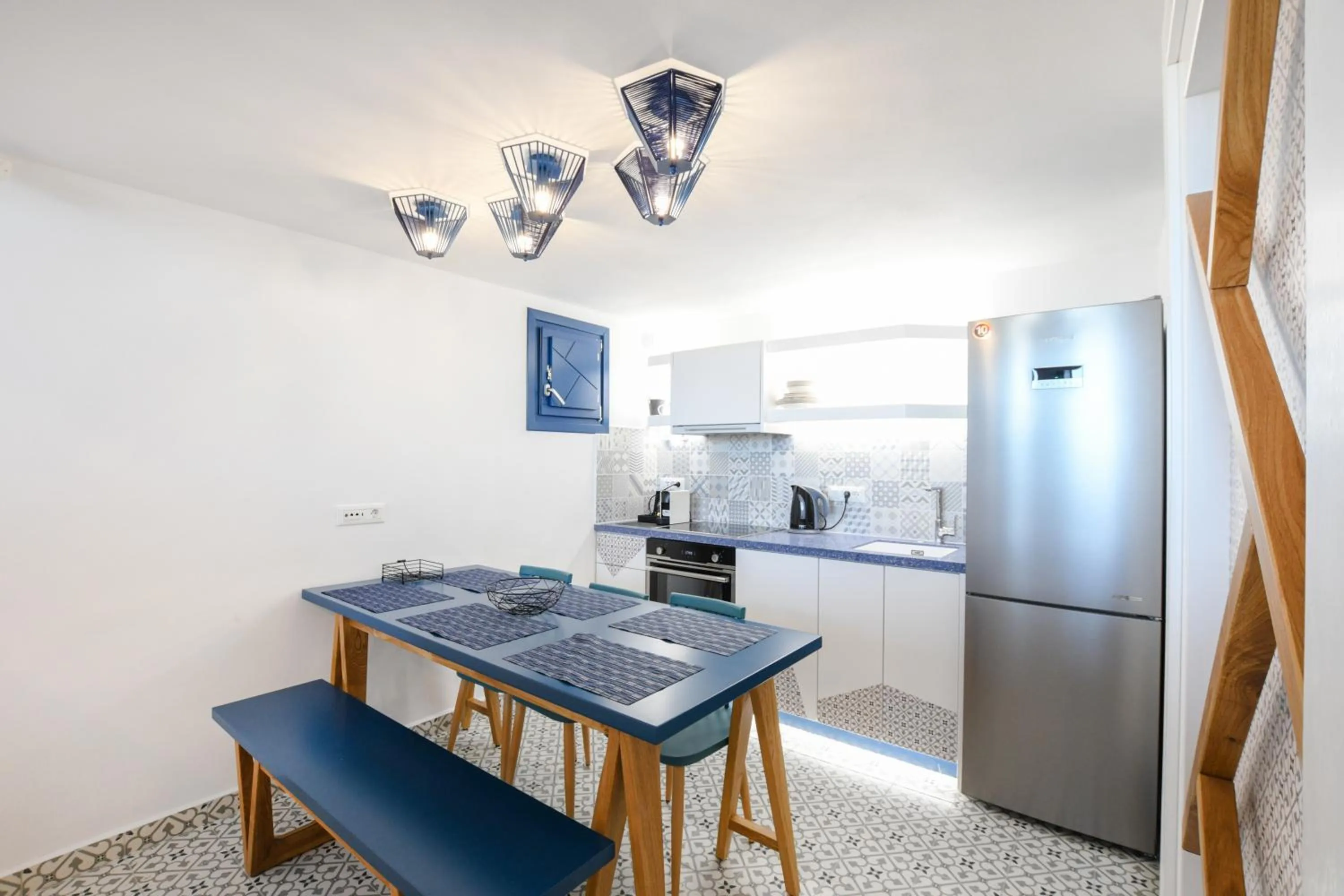 Dining area in Blue White Residence