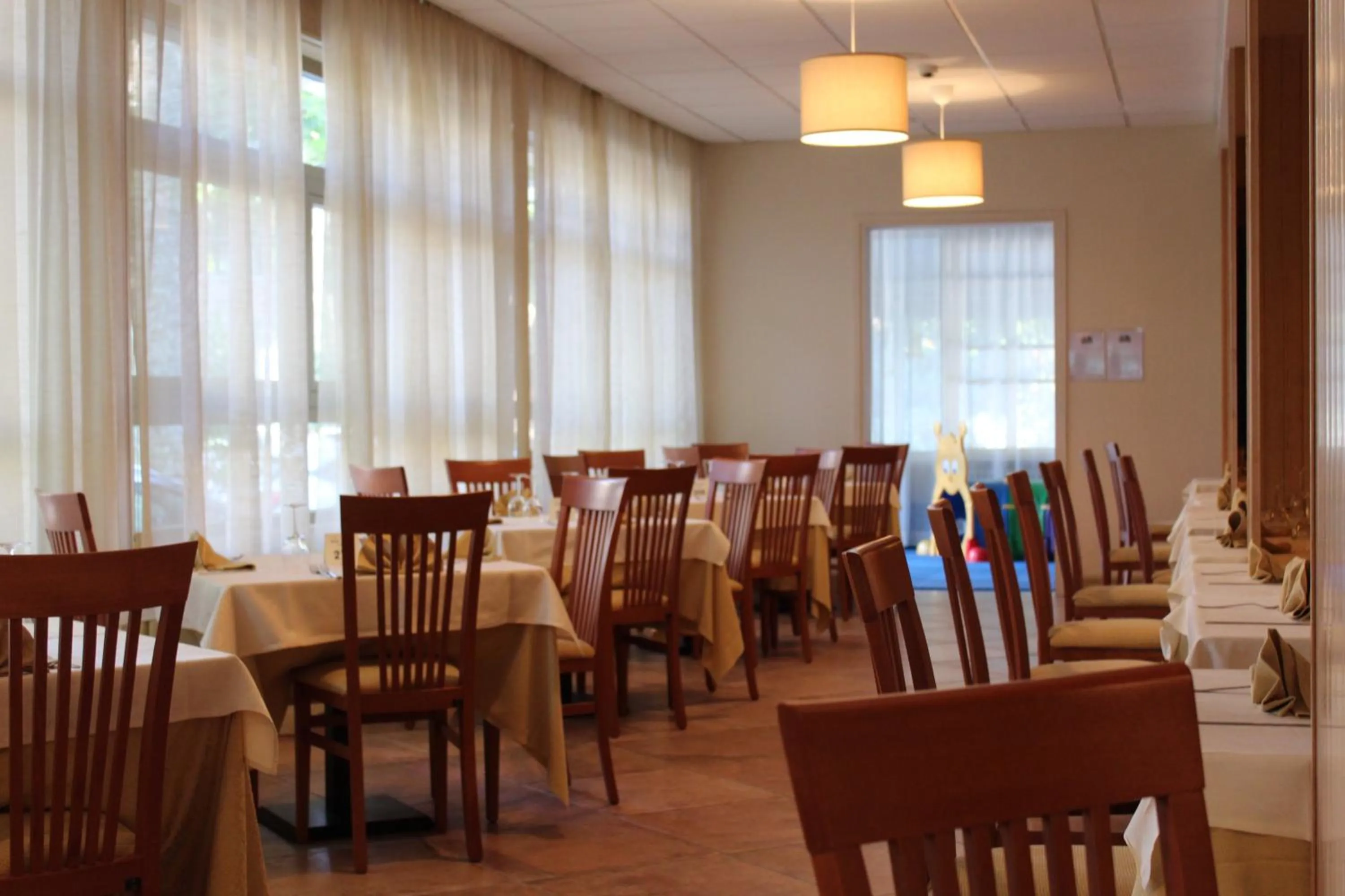 Restaurant/places to eat in Hotel Jole