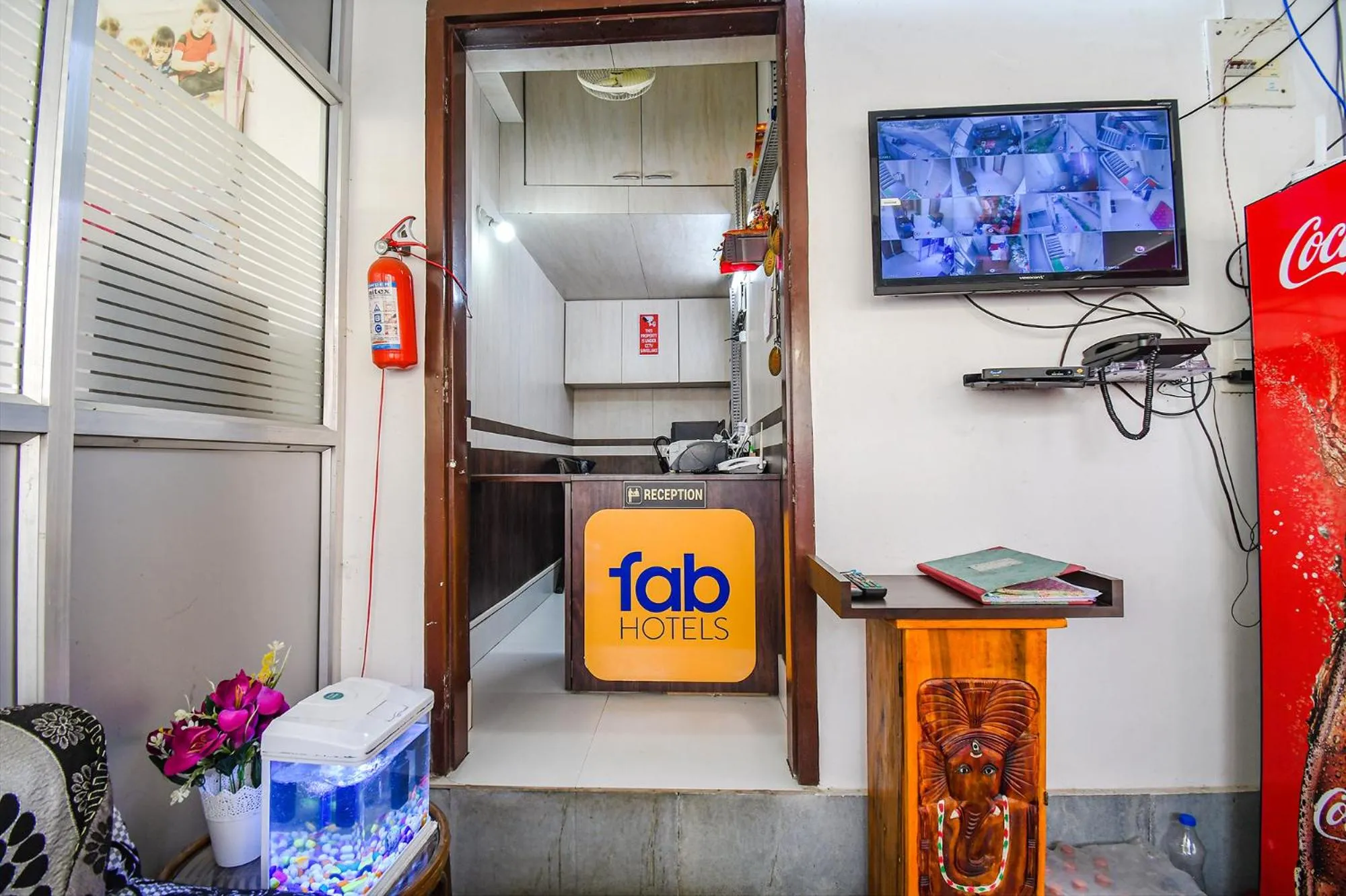 Lobby or reception in FabHotel New Annapurna Plaza - Nr Axis Mall