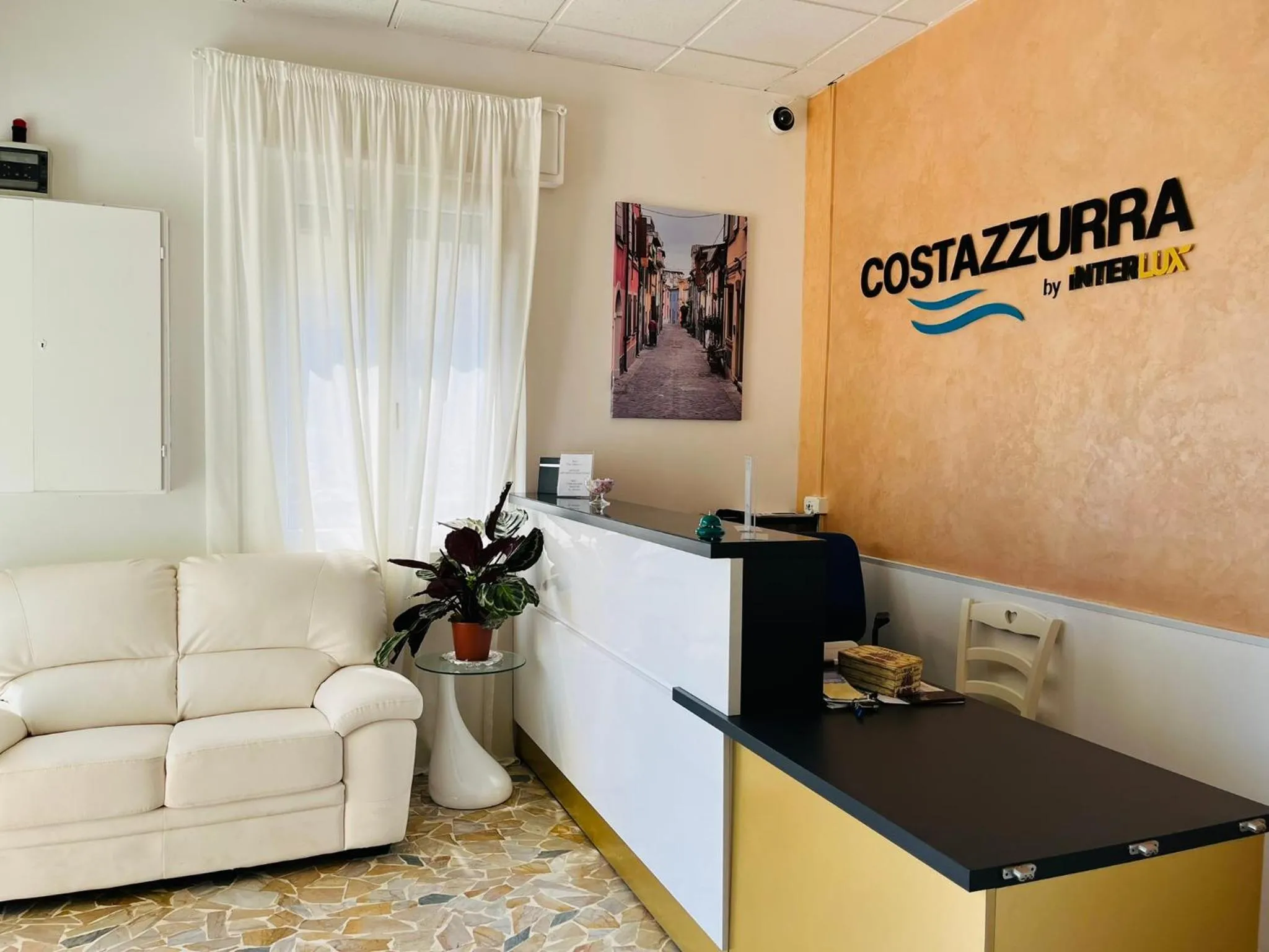 Lobby or reception in Hotel Costazzurra by Interlux