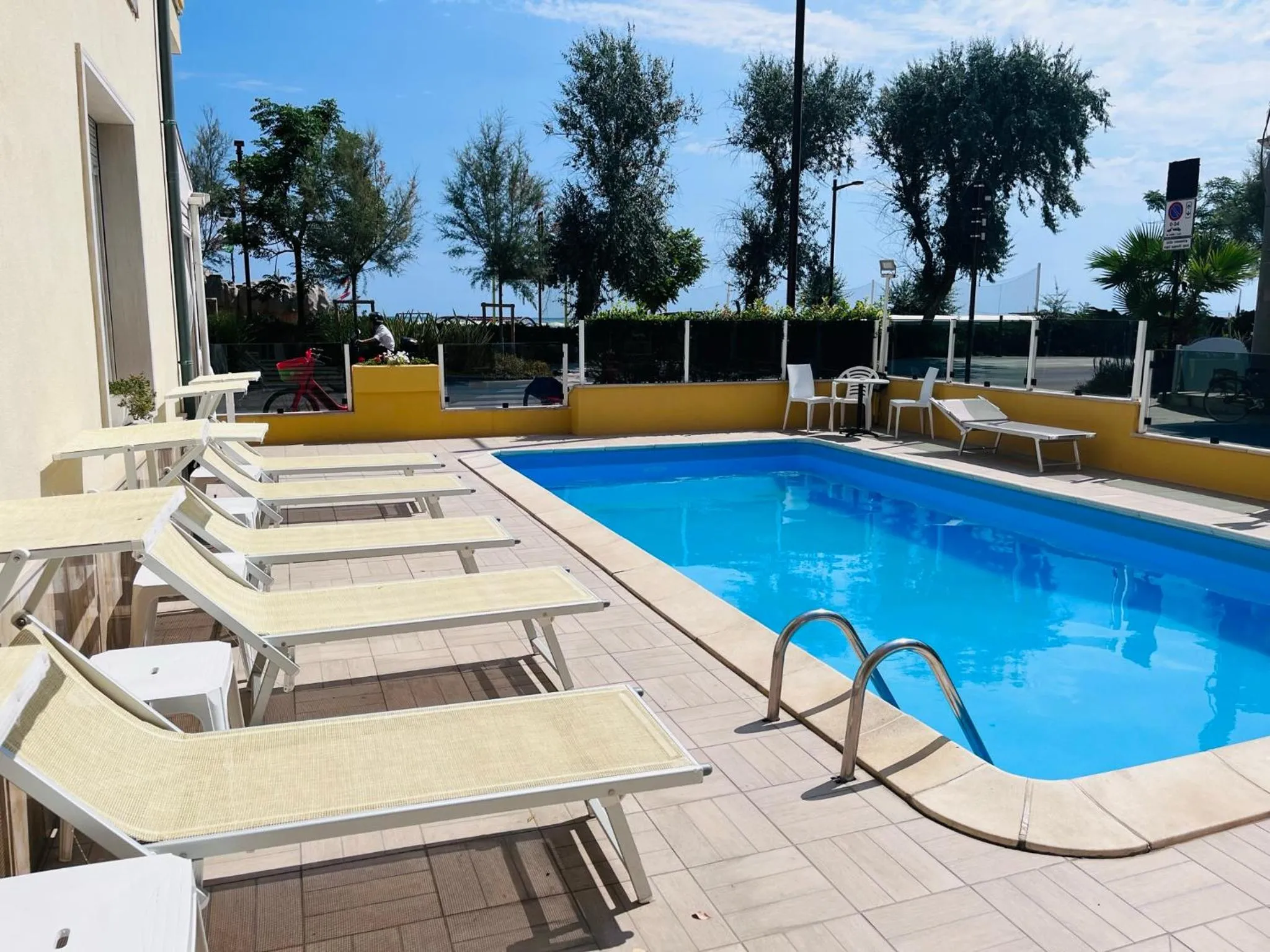 Swimming pool in Hotel Costazzurra by Interlux