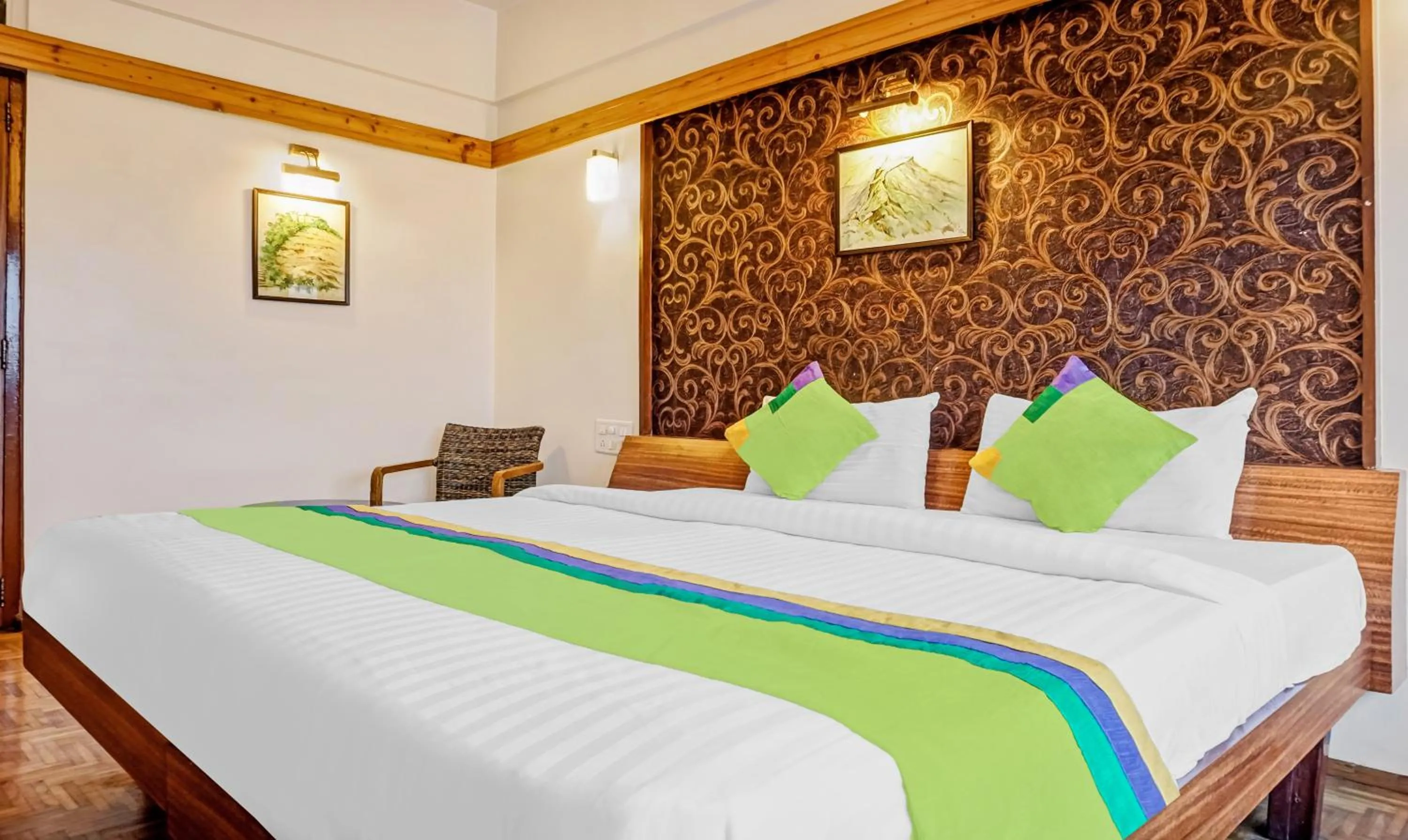 Bedroom, Bed in Treebo Sahara Shivaji Nagar