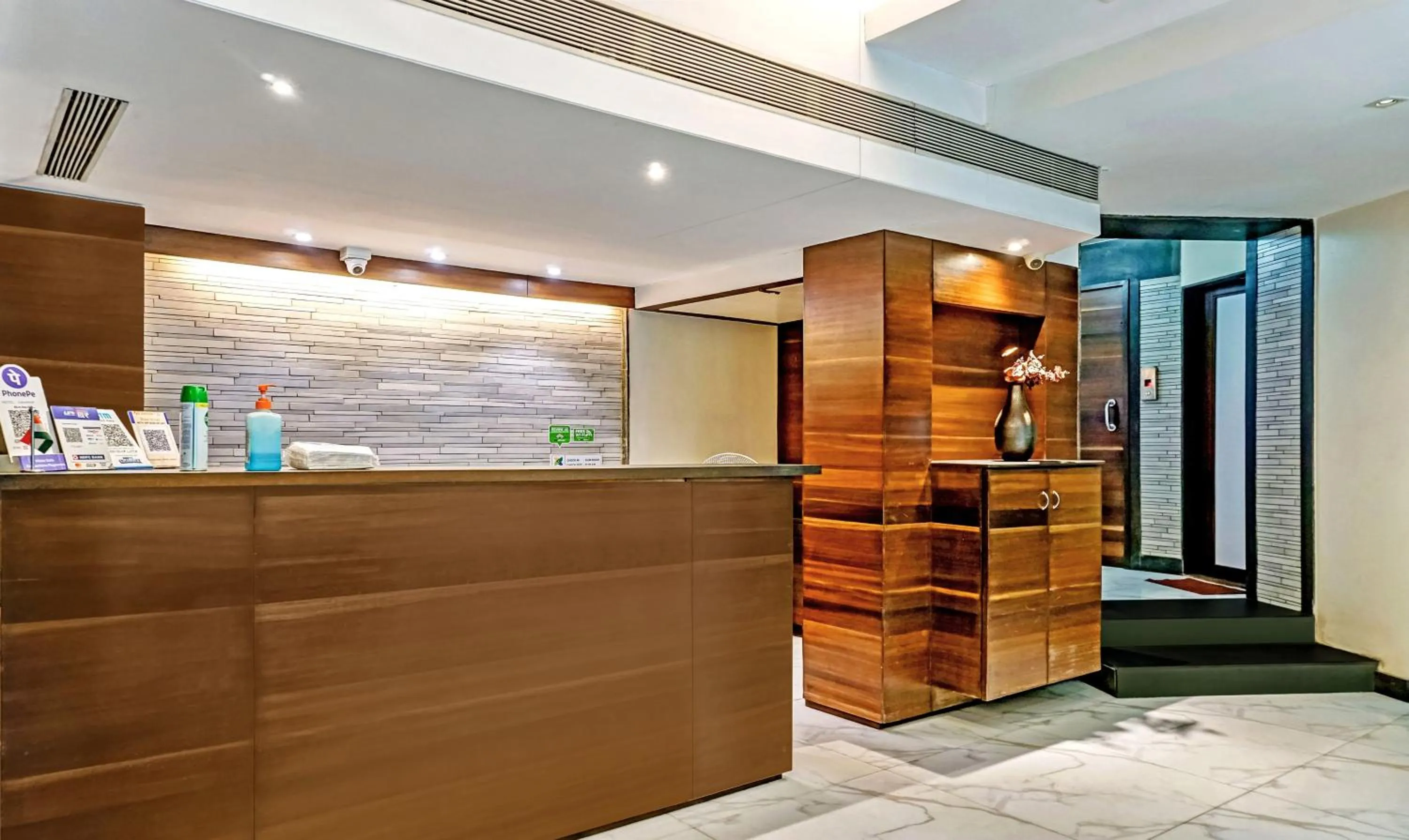 Lobby or reception in Treebo Sahara Shivaji Nagar