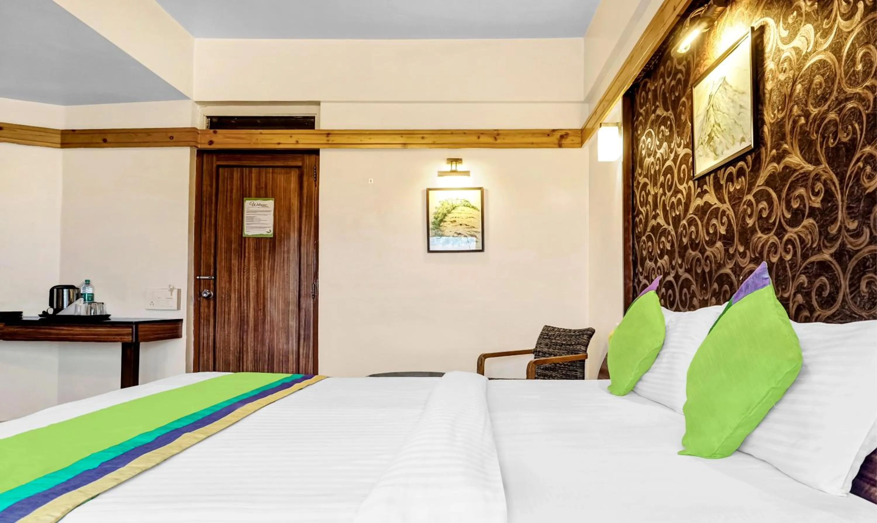 Bedroom, Bed in Treebo Sahara Shivaji Nagar