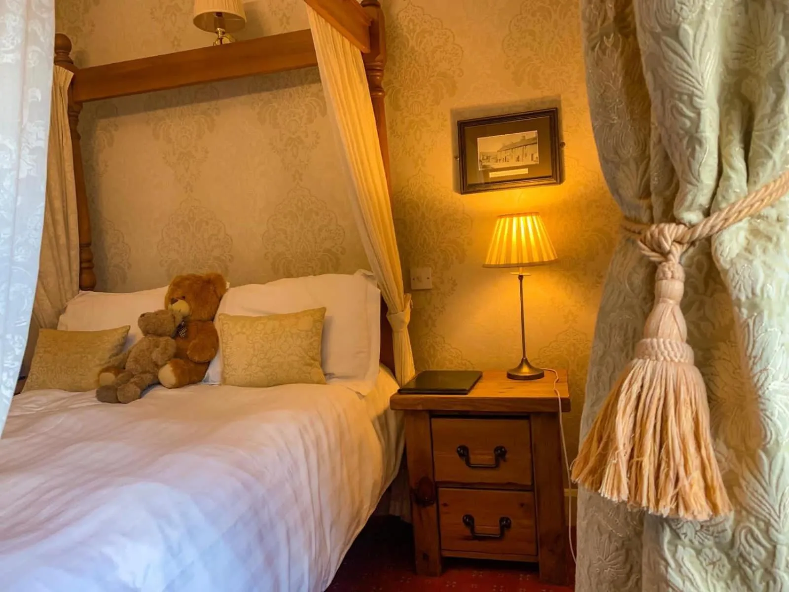 Bedroom, Bed in Old Hall Hotel Hope