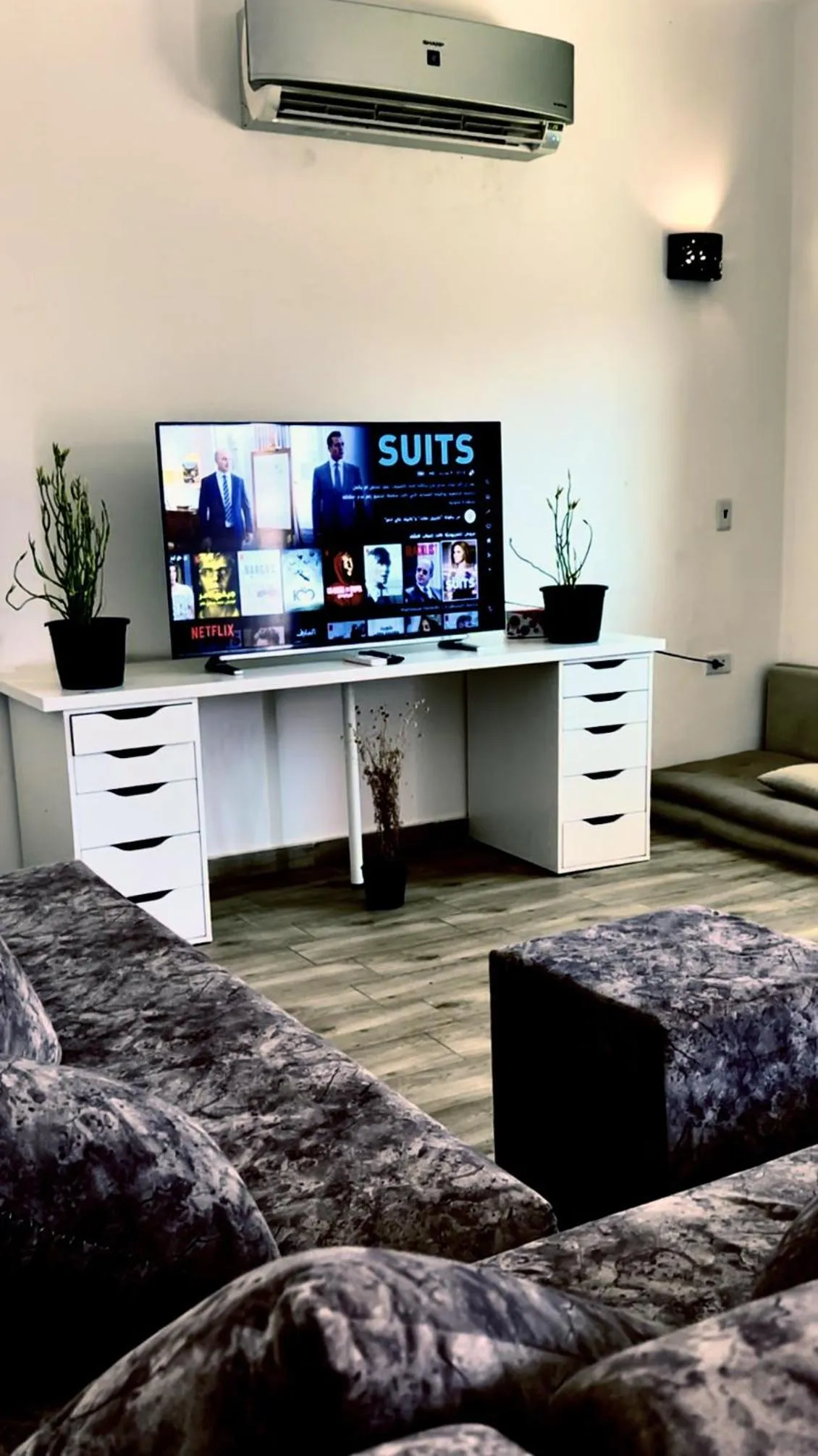 Communal lounge/ TV room in Elite Residence Dahab