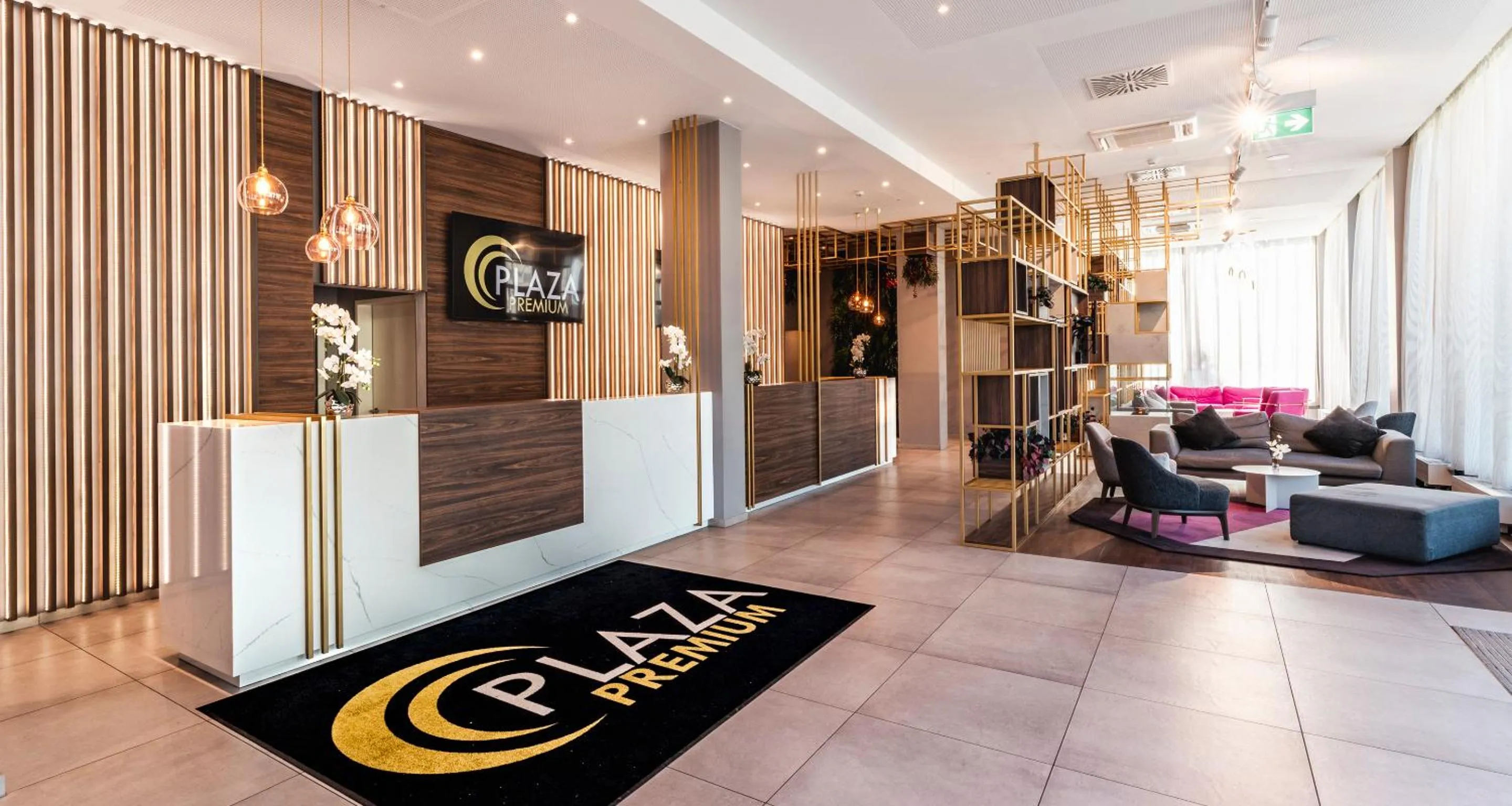 Lobby or reception in PLAZA Premium München