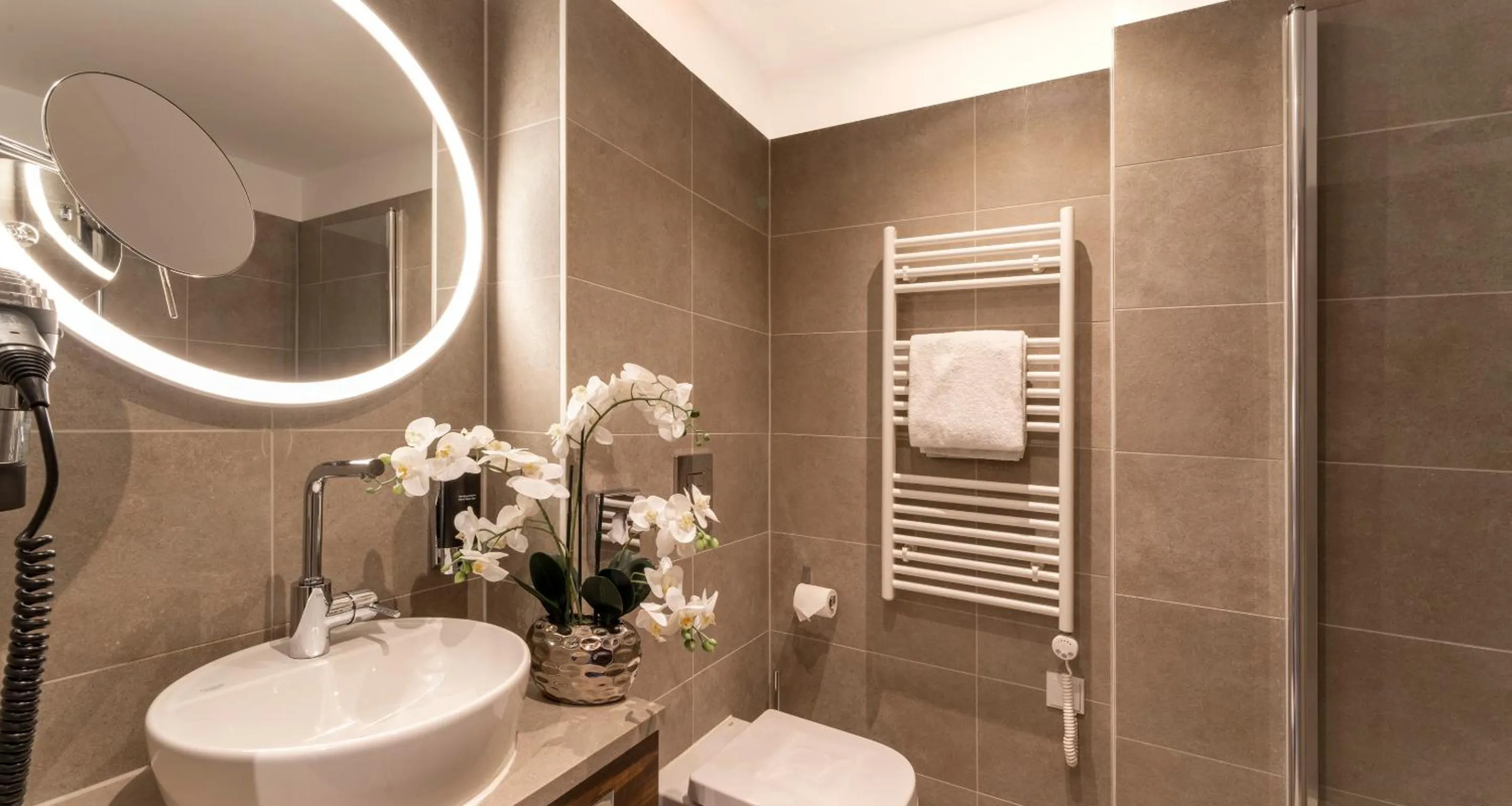 Bathroom in PLAZA Premium München