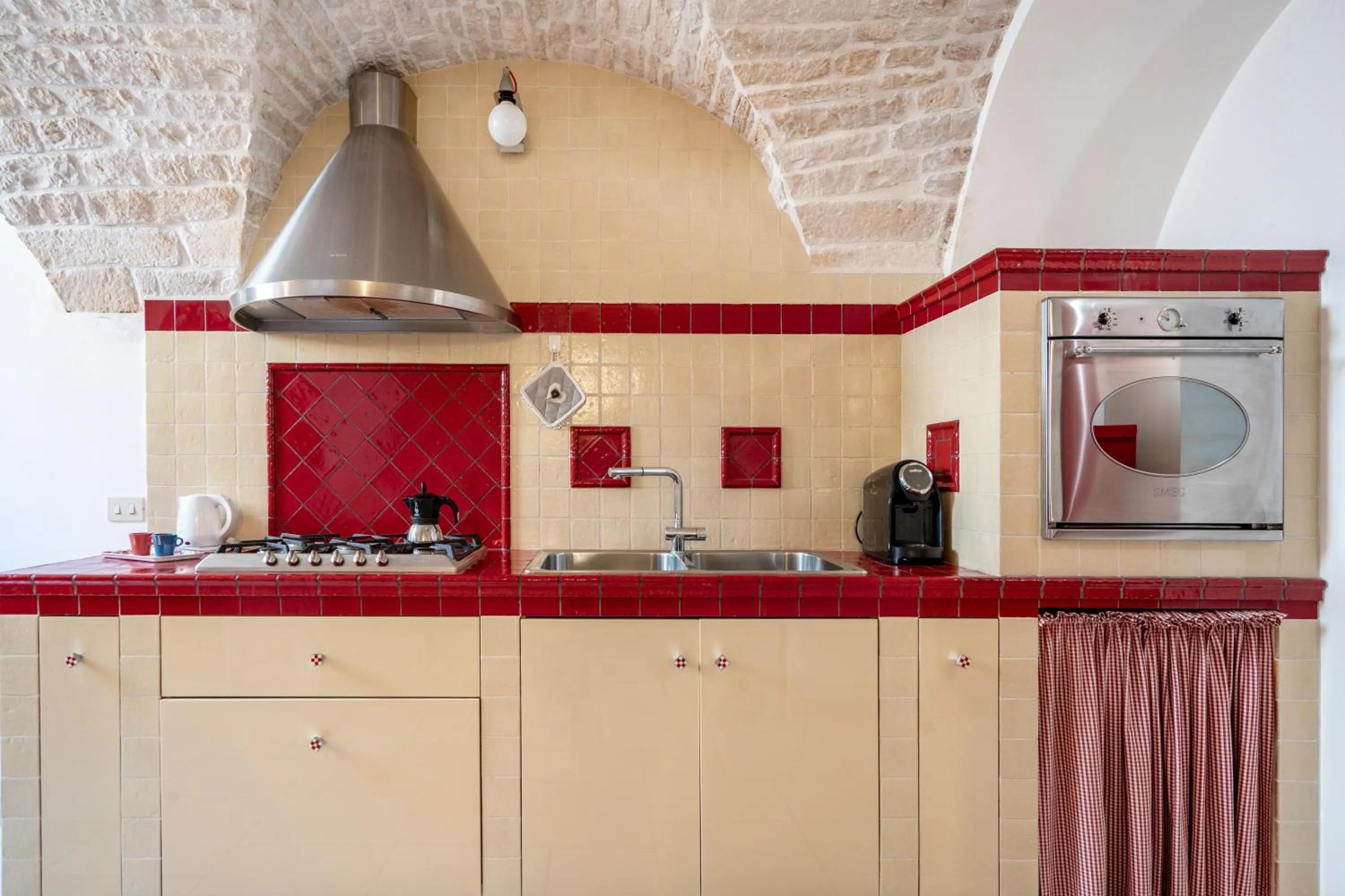Kitchen or kitchenette in Trulli Contento - Rooms & Apartments