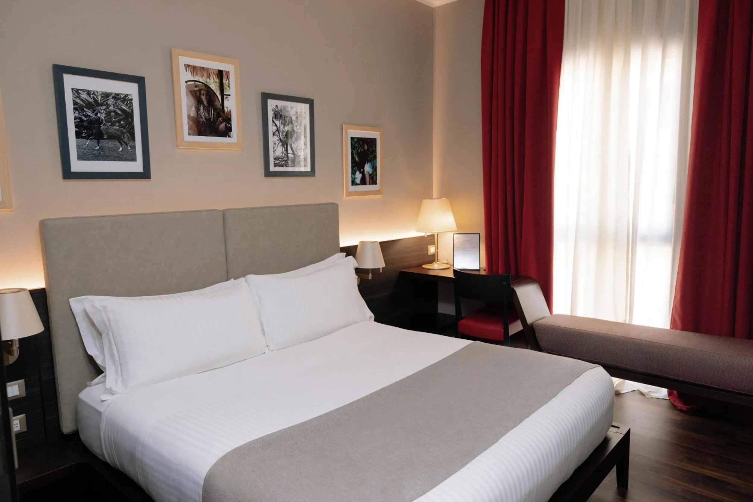 Bed in 10 KEYS MILANO