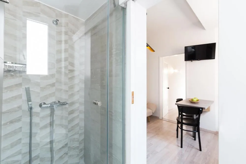 Shower in Anemi Green Cozy apartment, beach views and comfort!