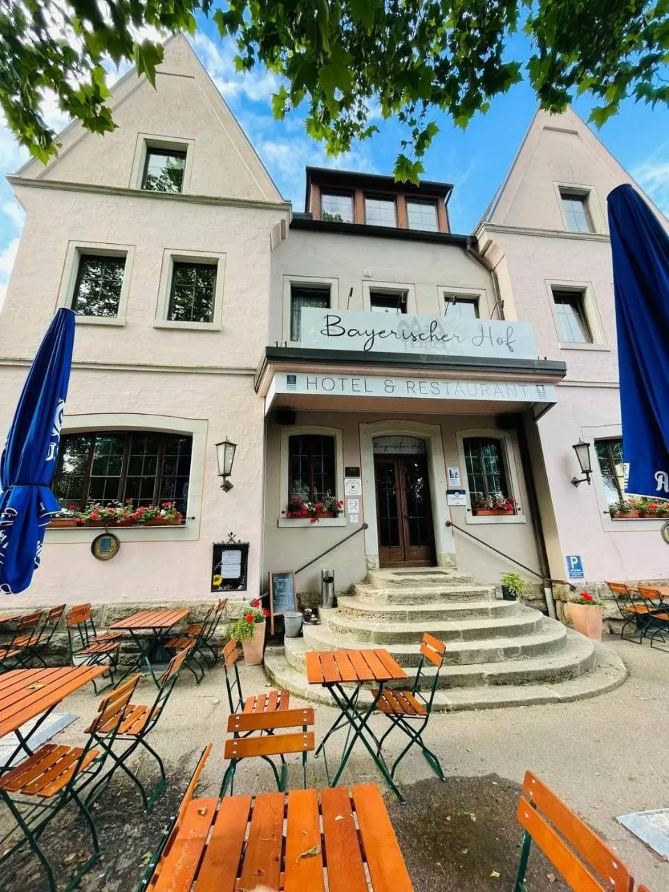 Property building in Bayerischer Hof