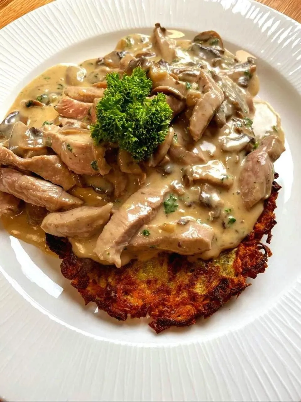 Restaurant/places to eat in Bayerischer Hof