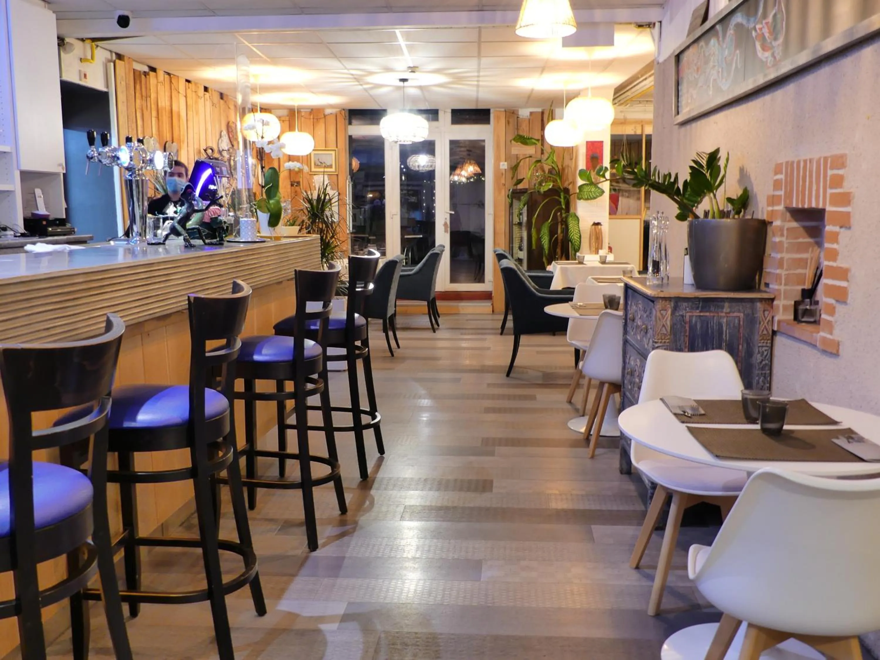 Restaurant/places to eat in Le 9 en Cuisine