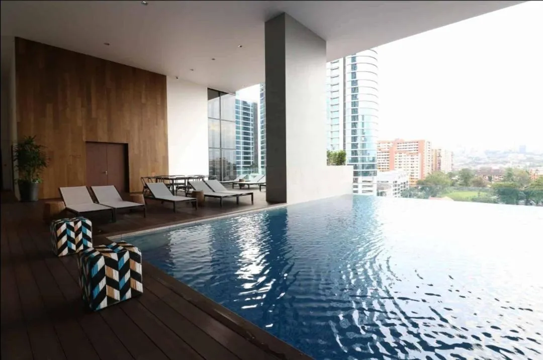 KL Sentral Serviced Apartment - The Establishment KL Sentral by Loop Suites