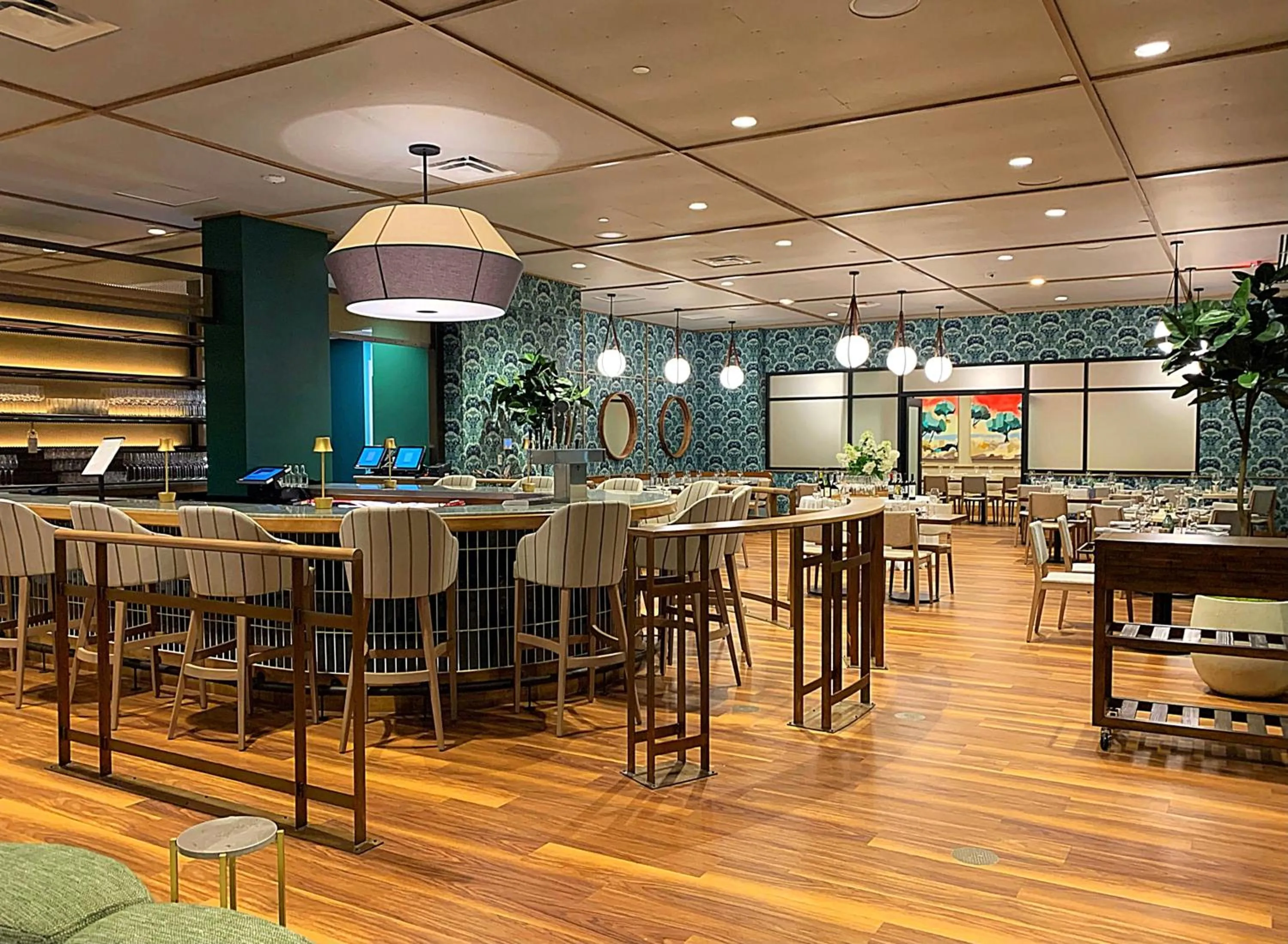 Restaurant/places to eat in The Bradley