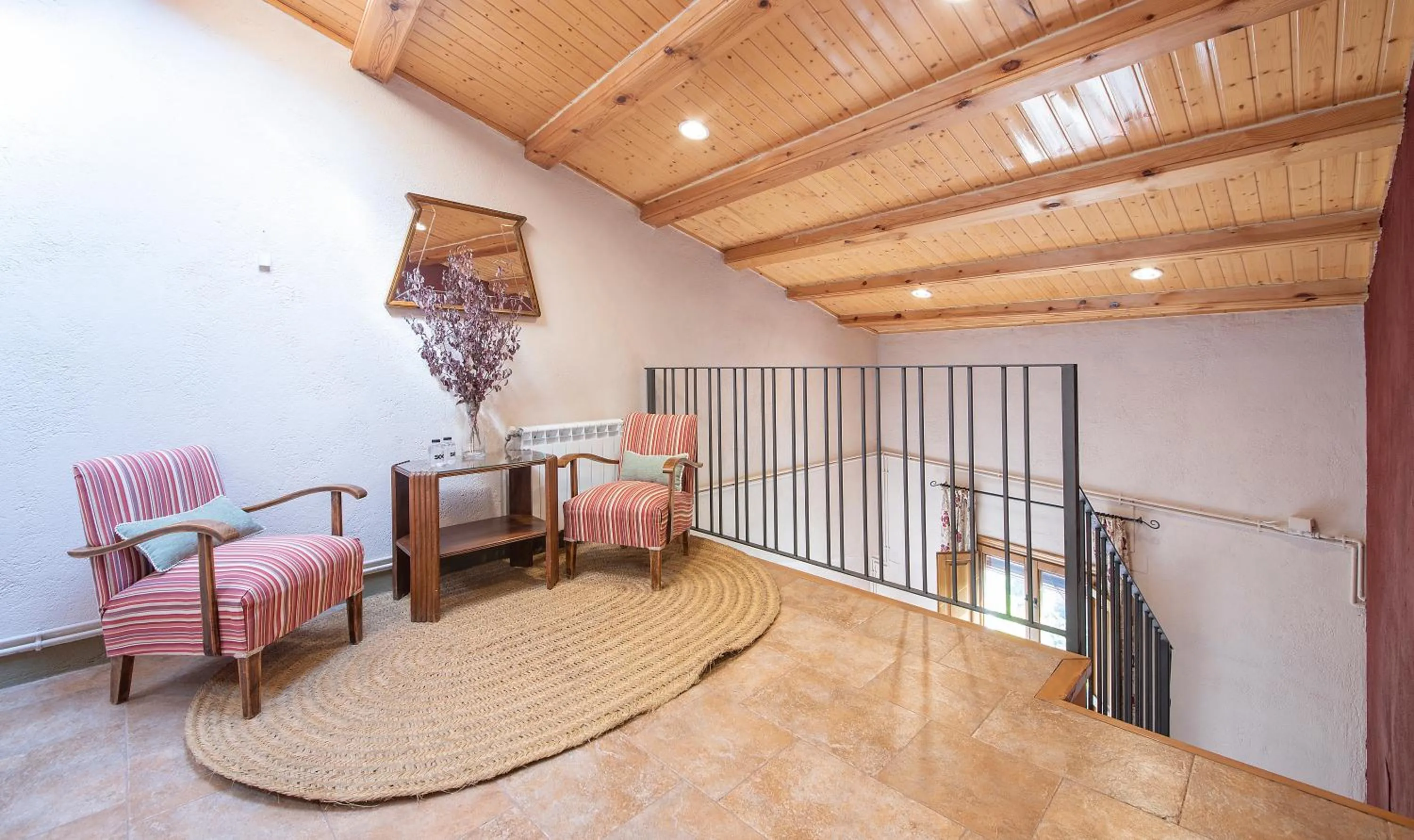 Photo of the whole room in Cal Giral II