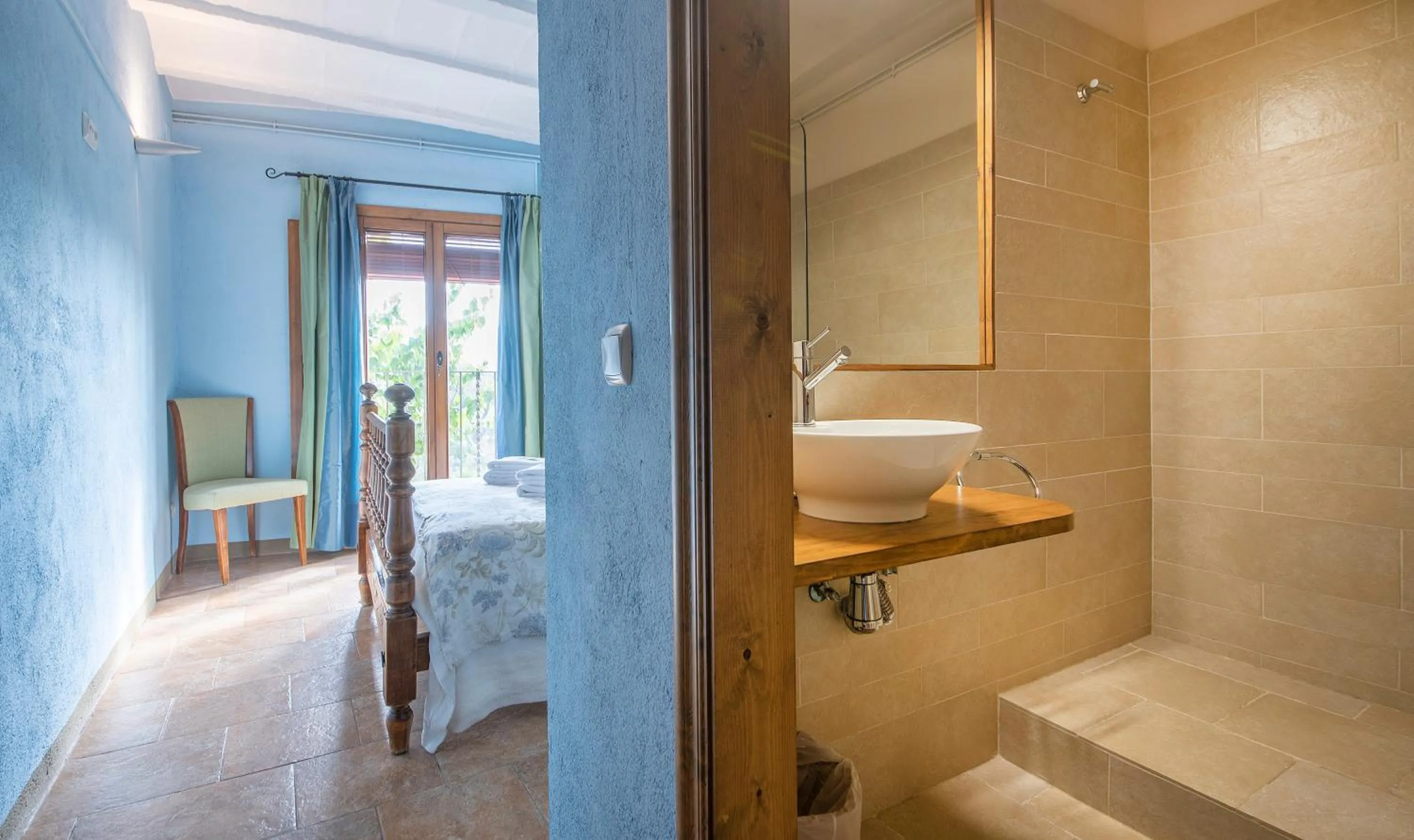 Bathroom in Cal Giral II