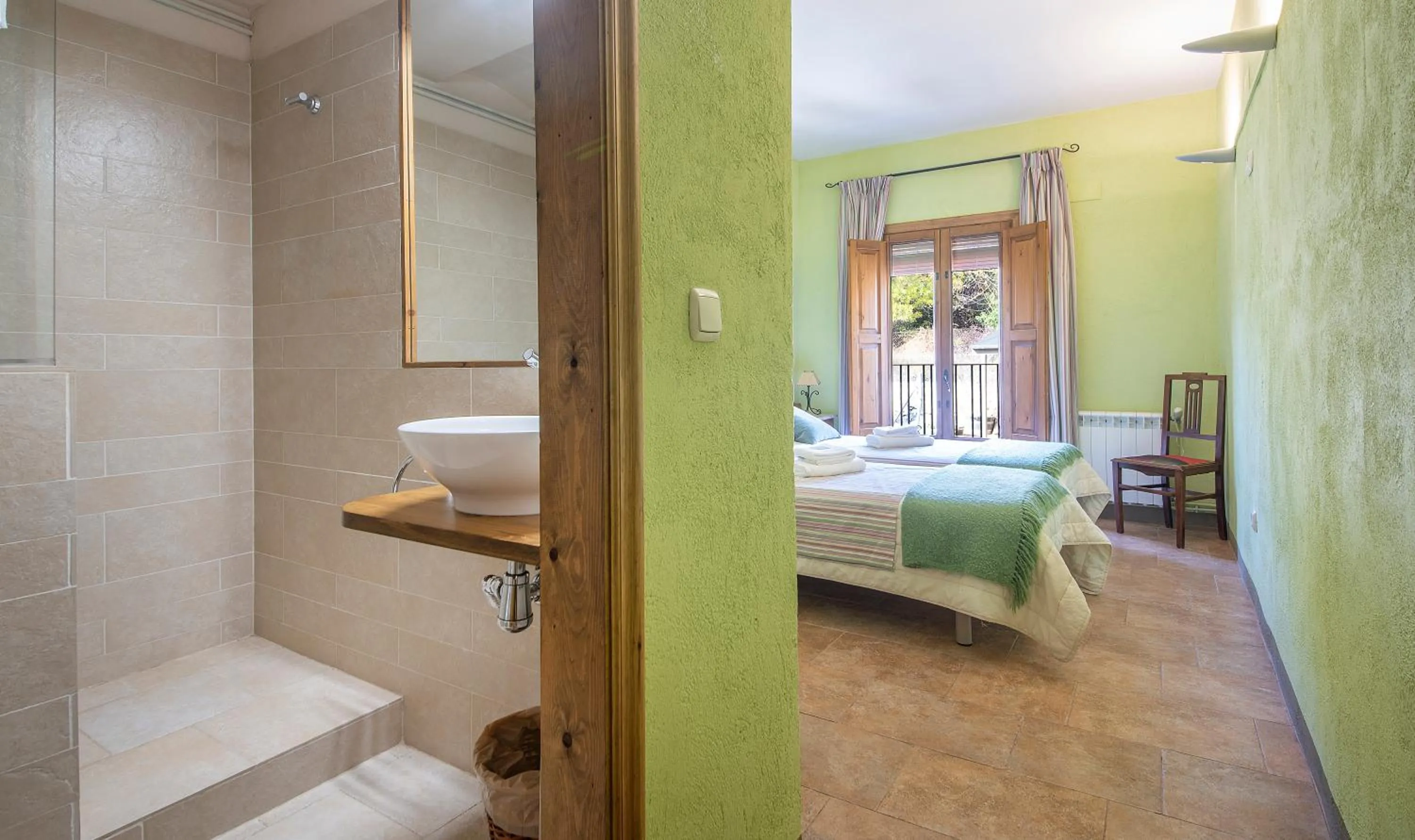 Bathroom, Bed in Cal Giral II