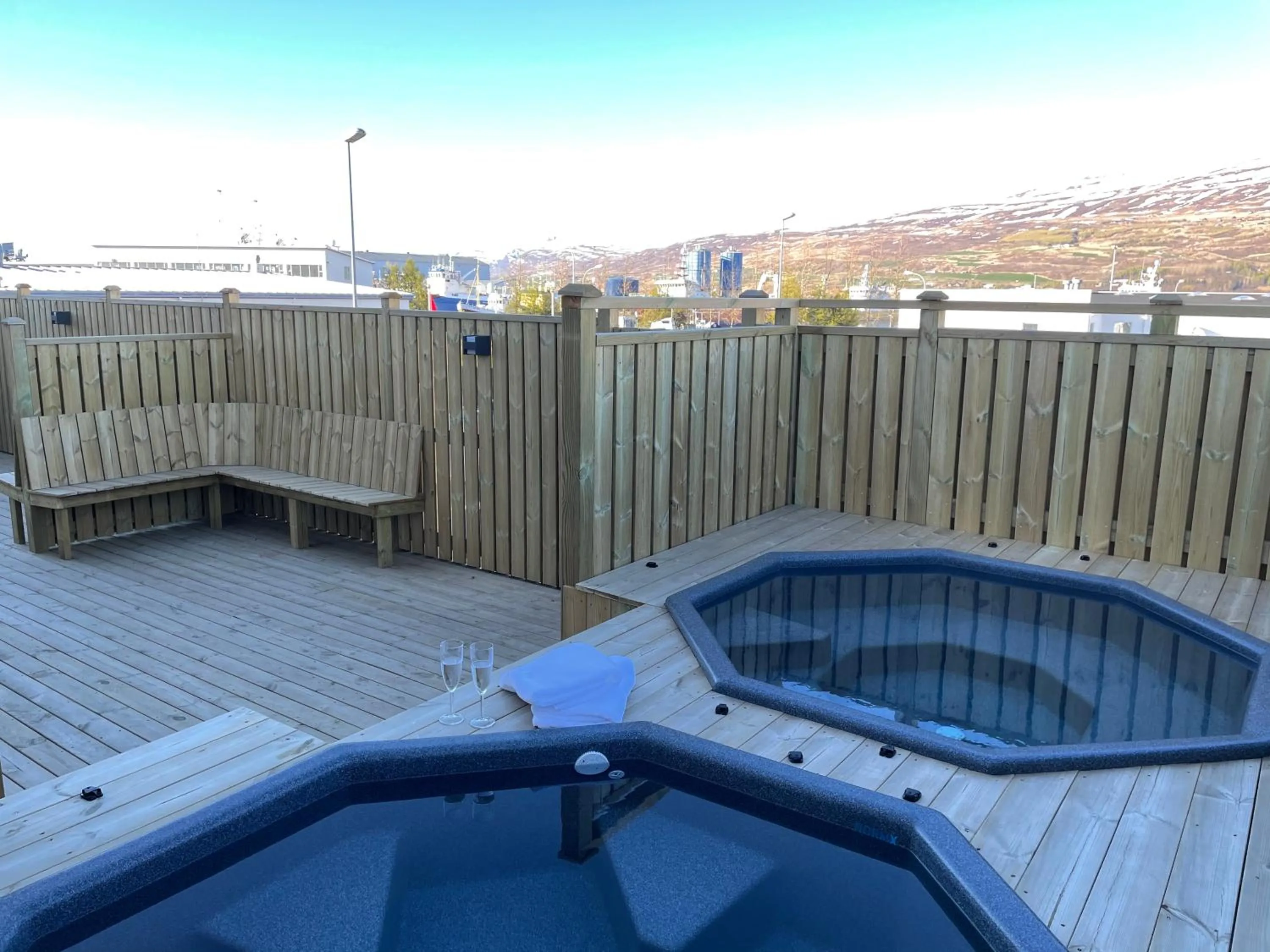 Hot Tub in North Apartments Suites