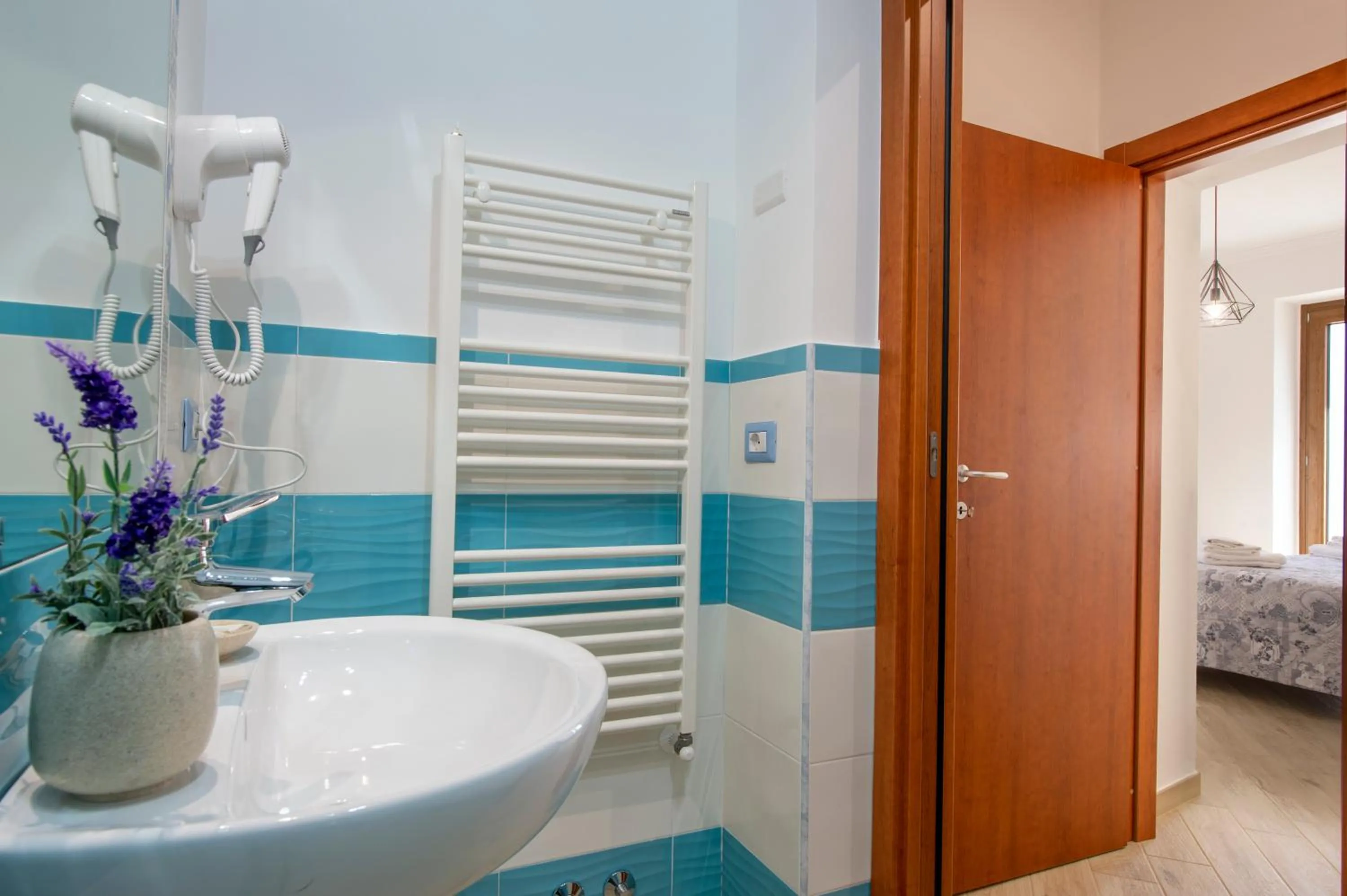 Bathroom, Bed in HedèraRooms