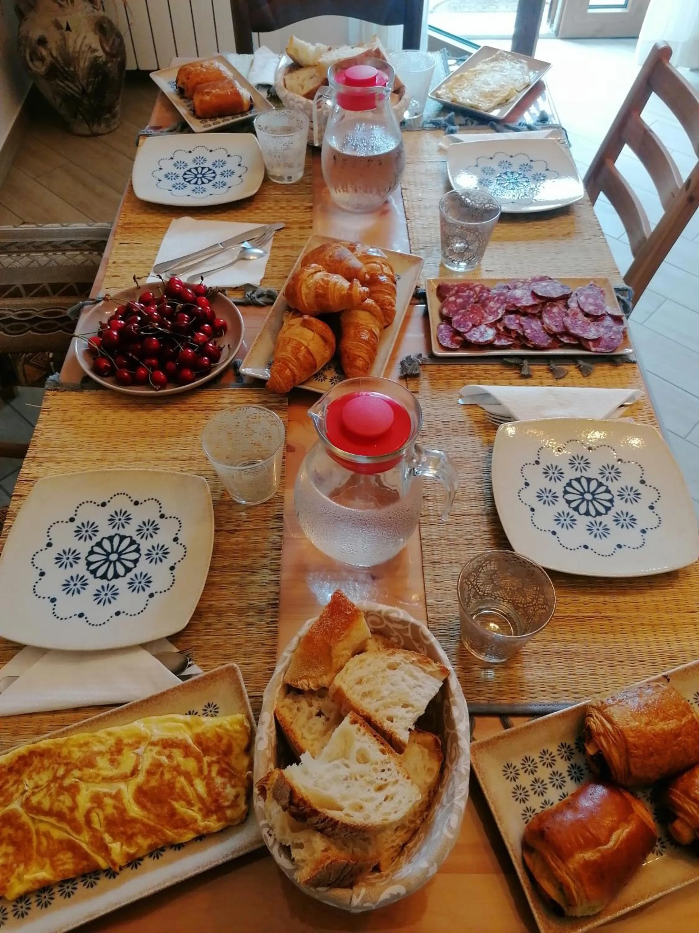 Food and drinks in HedèraRooms