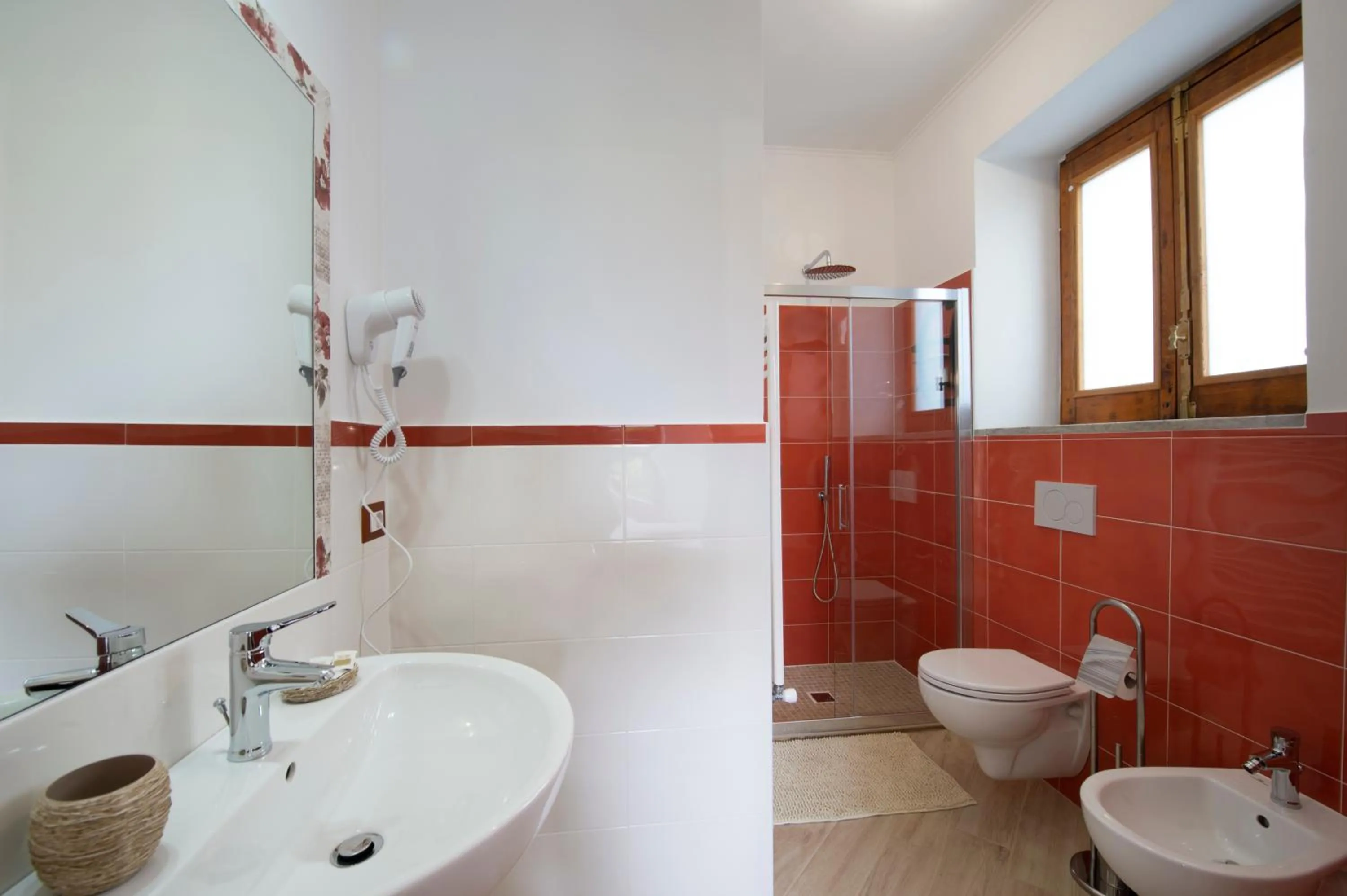 Bathroom in HedèraRooms