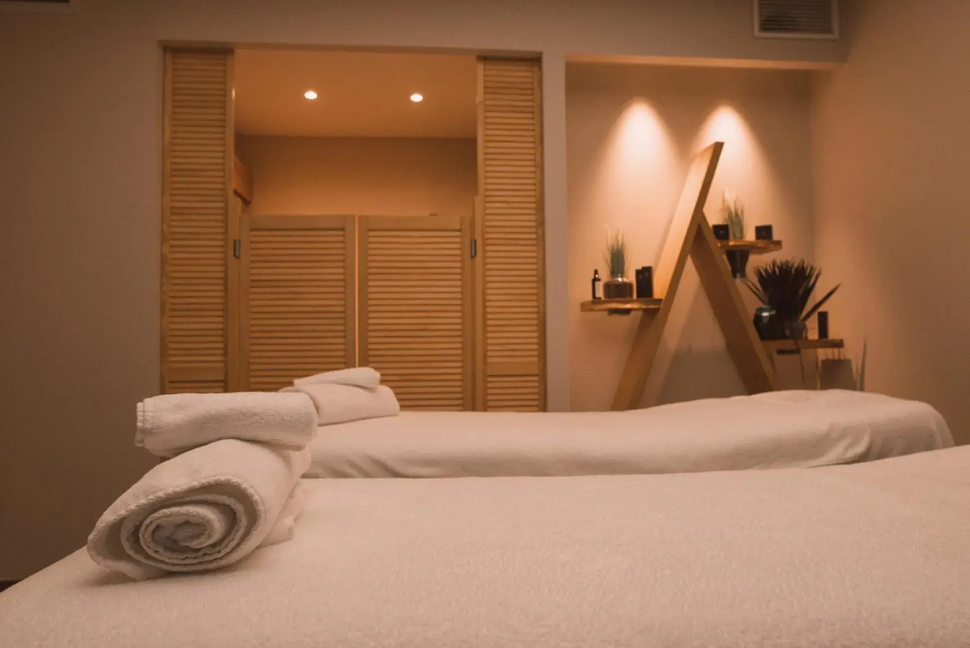 Spa and wellness centre/facilities, Bed in Hôtel 1770 & Spa Spa and wellness centre/facilities, Bed in Hôtel 1770 & Spa