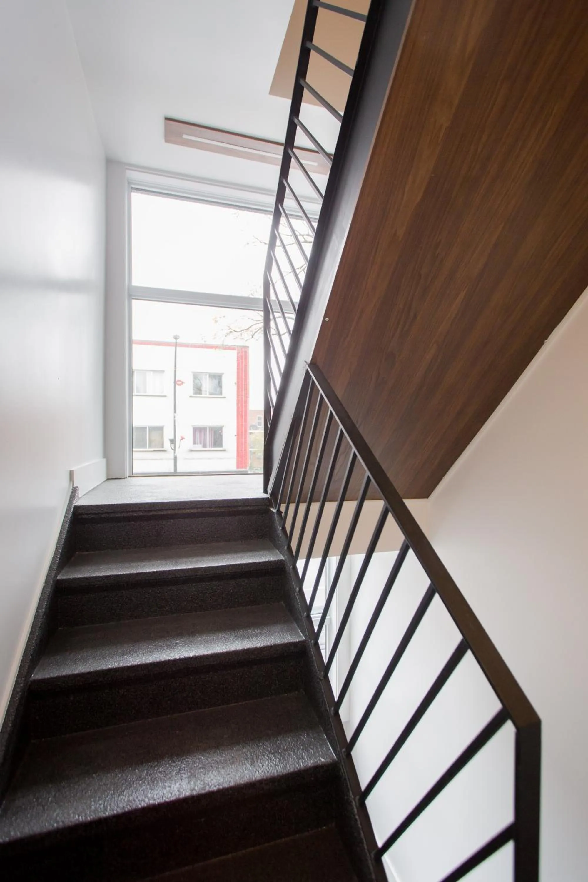 Blue Tropics Studio in Little Italy with kitchen by Den Stays