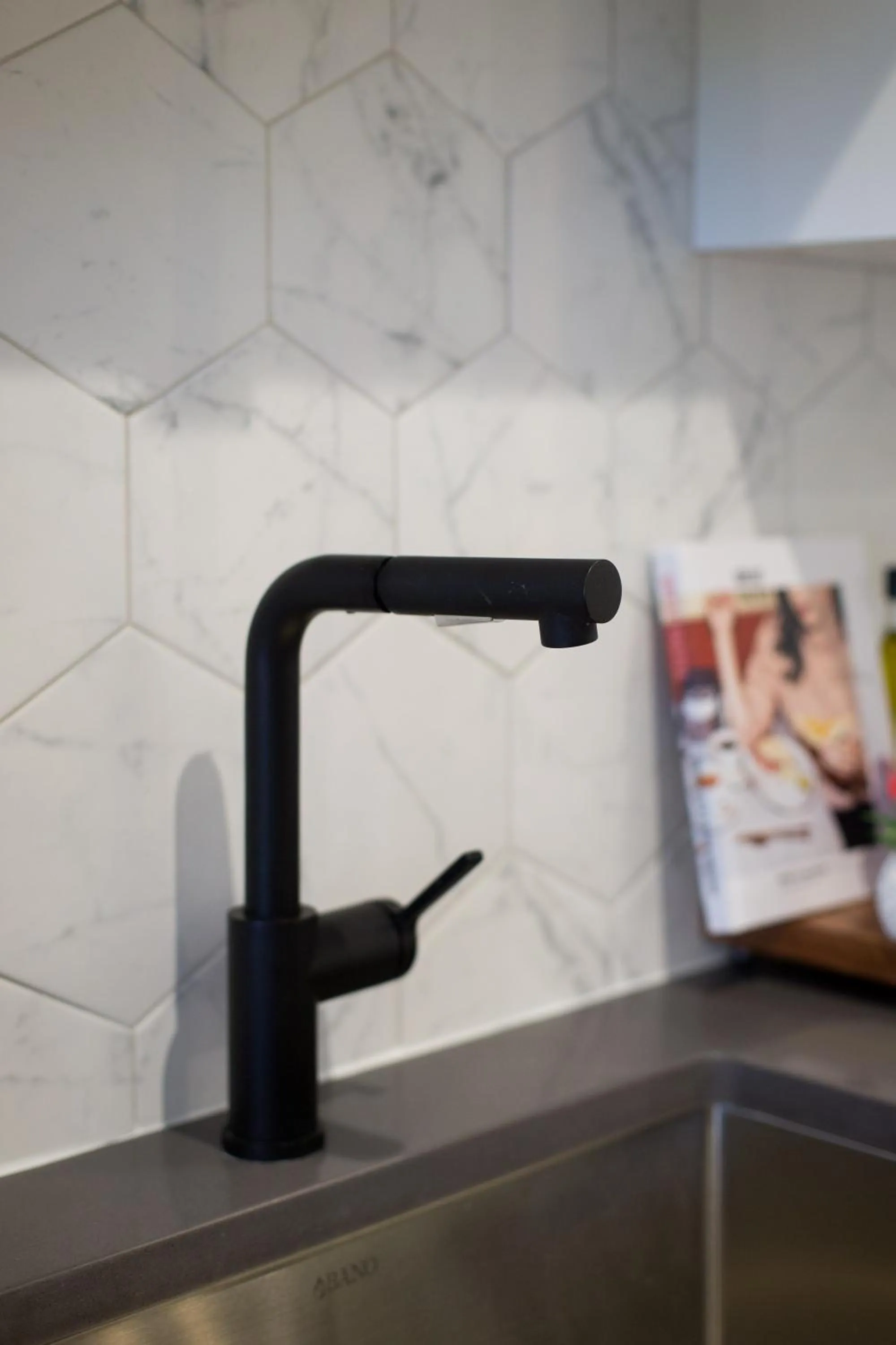 Blue Tropics Studio in Little Italy with kitchen by Den Stays