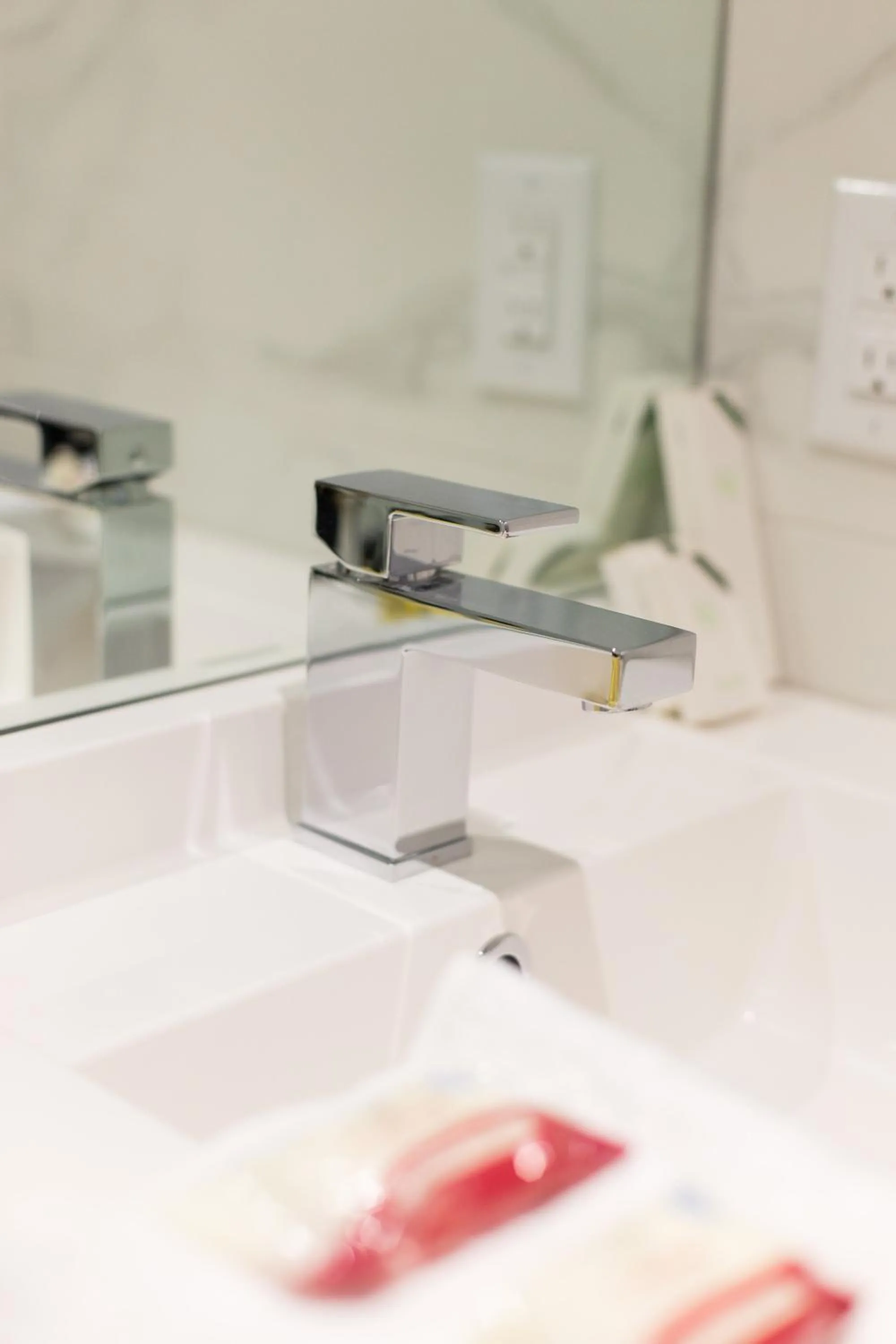 Blue Tropics Studio in Little Italy with kitchen by Den Stays