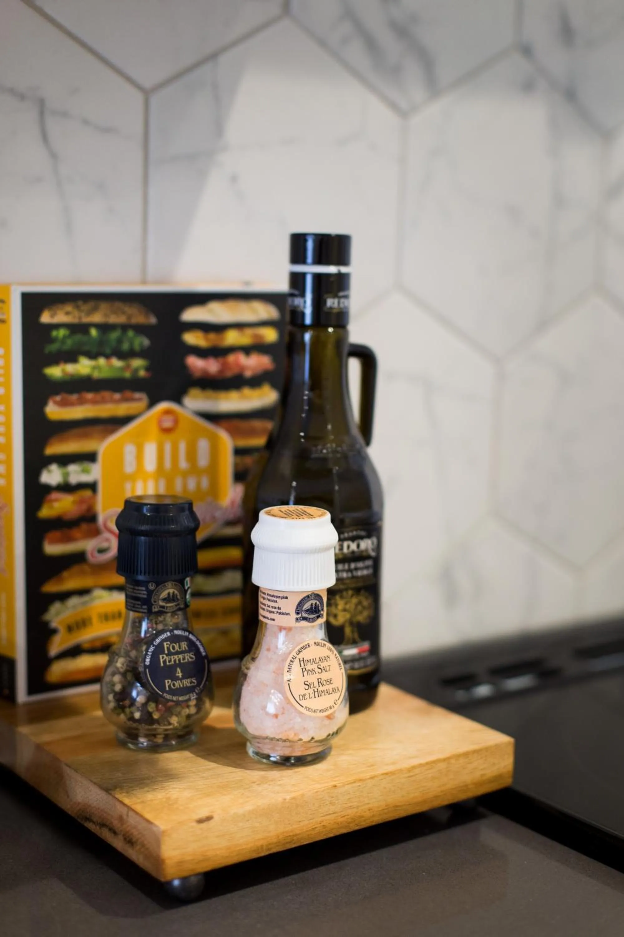 Scandinavian Studio with Full Kitchen and Bath by Den Stays