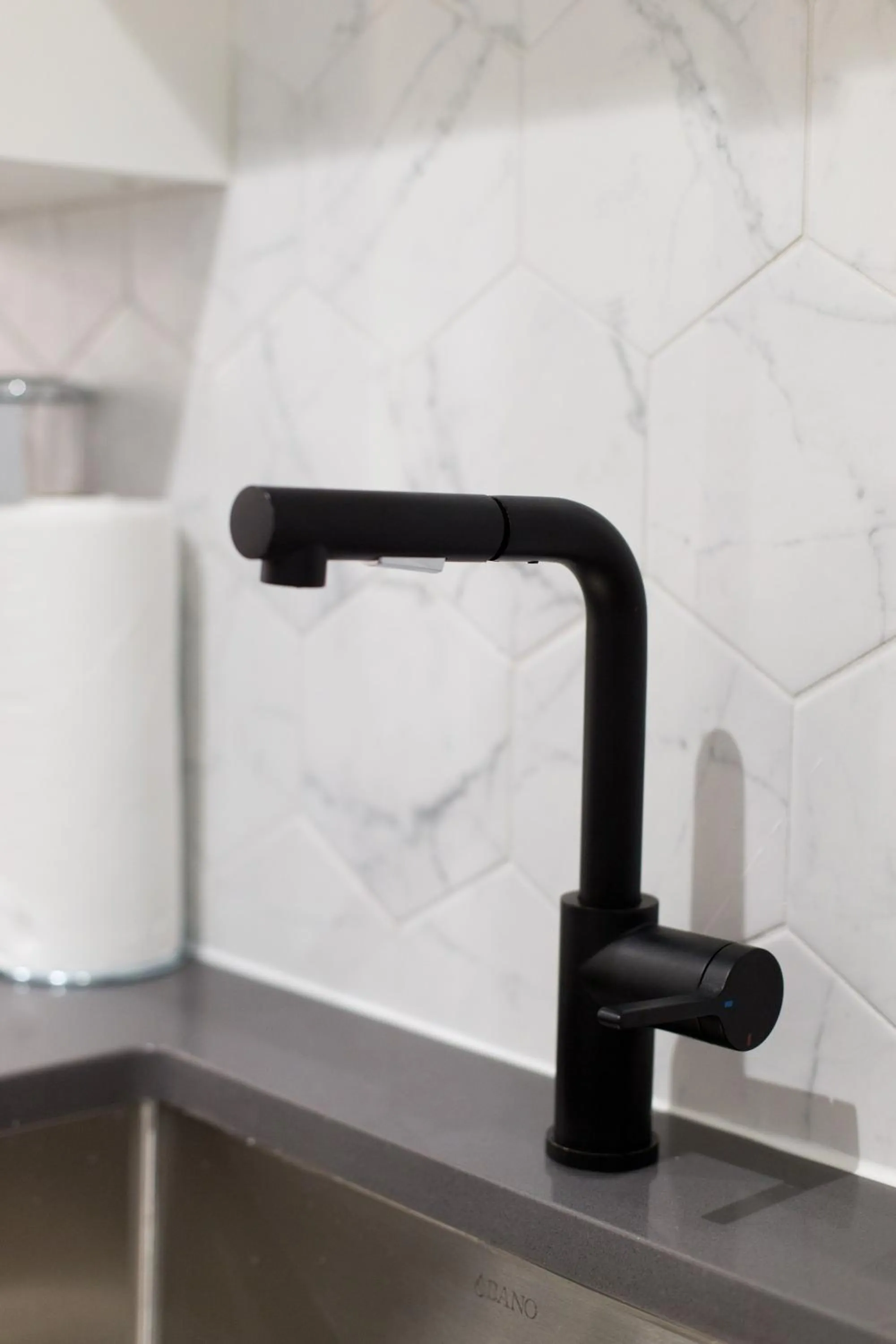 16 Studio Apartment-Hotel in Little Italy by Den Stays