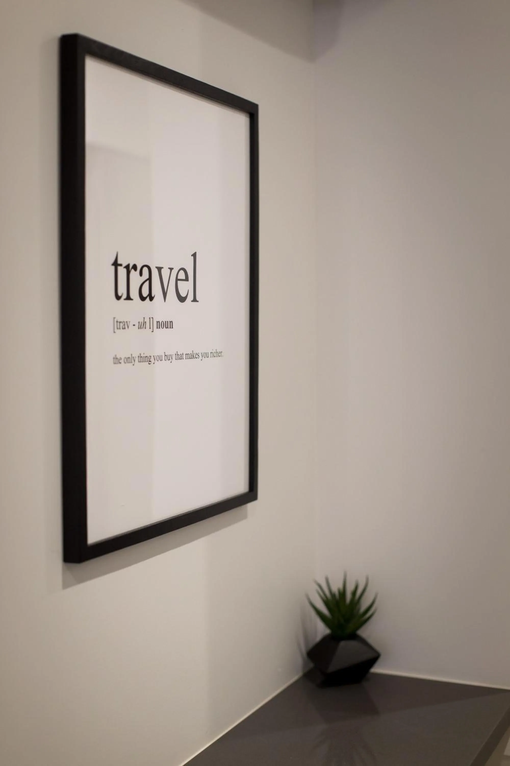 16 Studio Apartment-Hotel in Little Italy by Den Stays