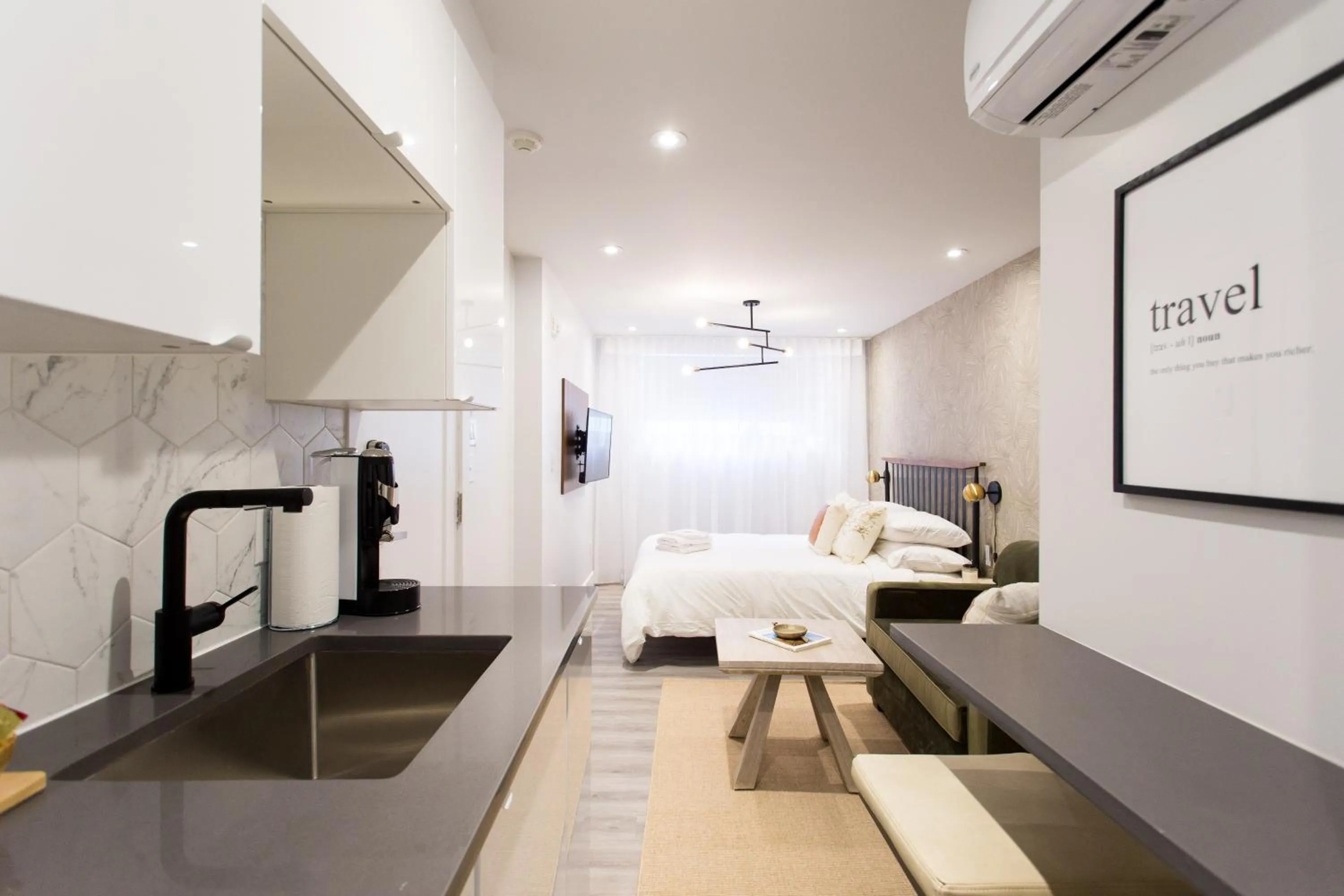 Bed in 16 Studio Apartment-Hotel in Little Italy by Den Stays