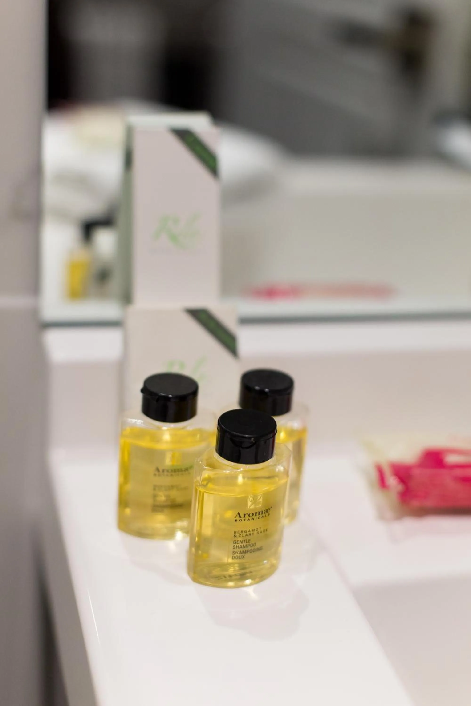 16 Studio Apartment-Hotel in Little Italy by Den Stays