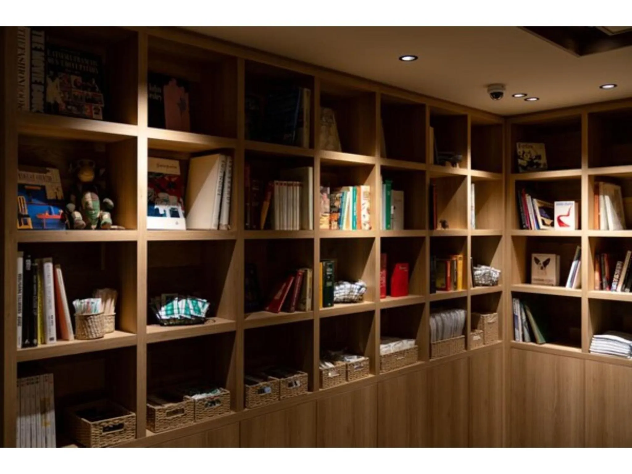 Library in The One Five Marine Fukuoka - Vacation STAY 40105v